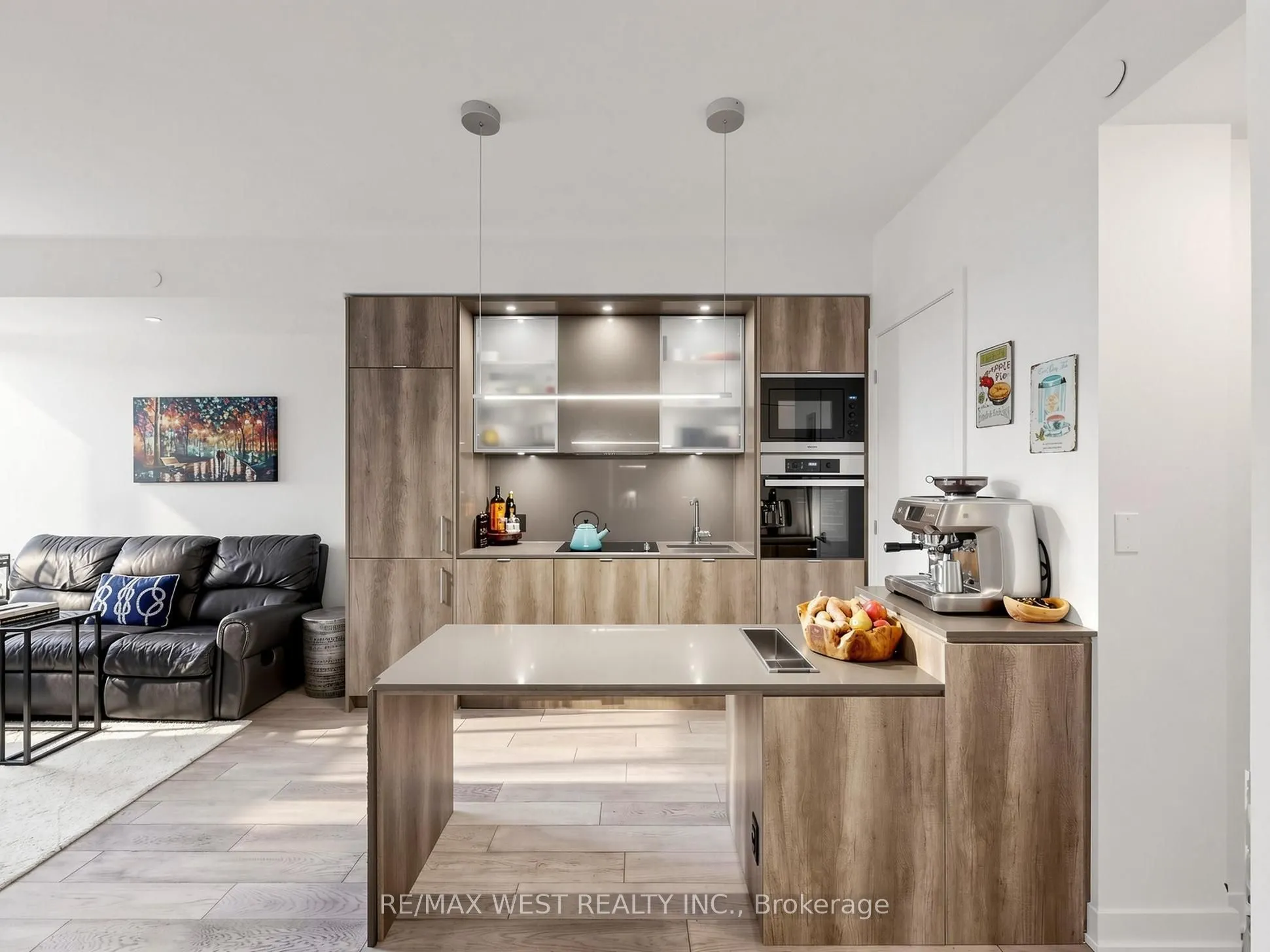11 Yorkville Avenue #1709