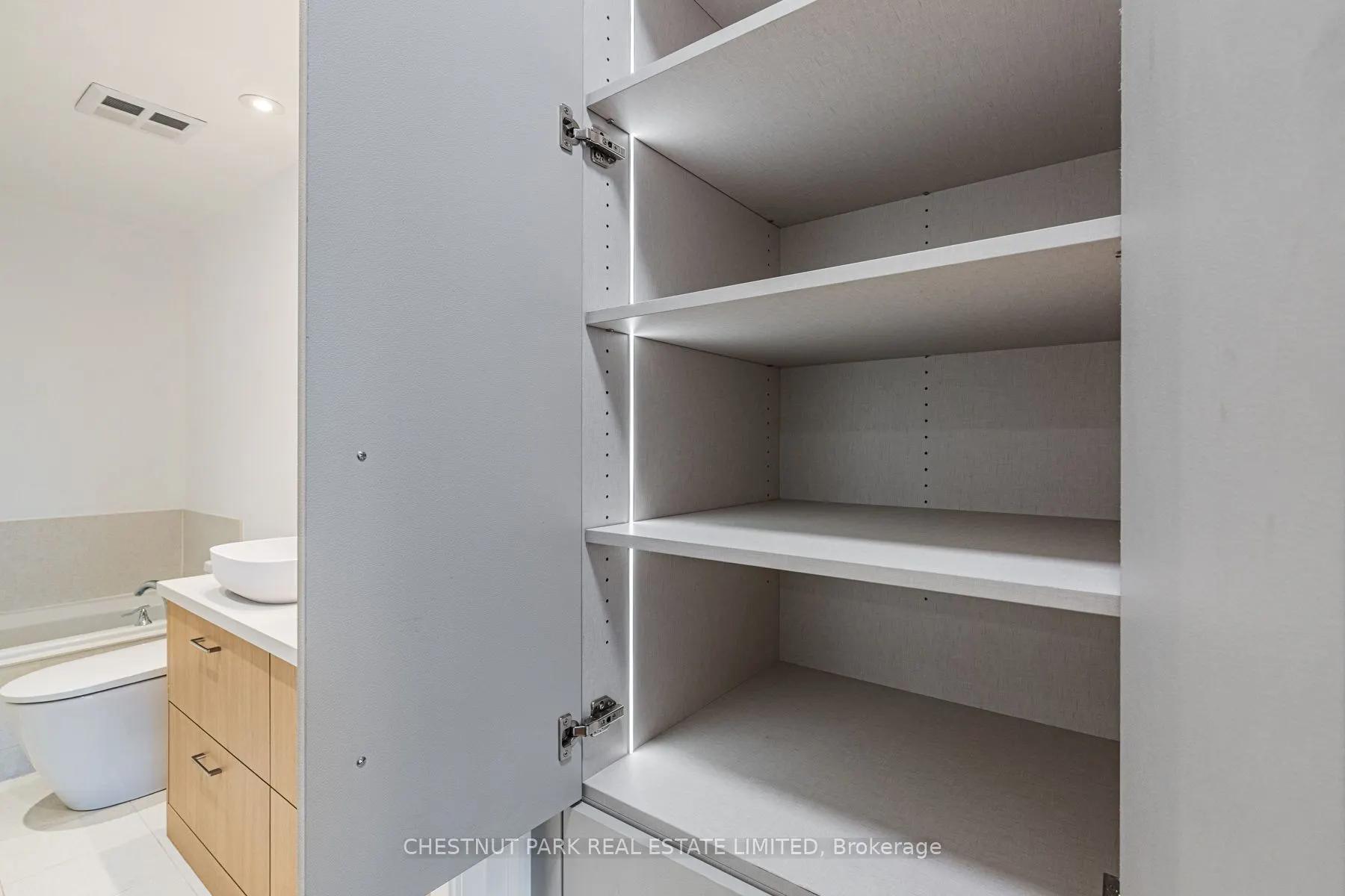 3 Mcalpine Street #803