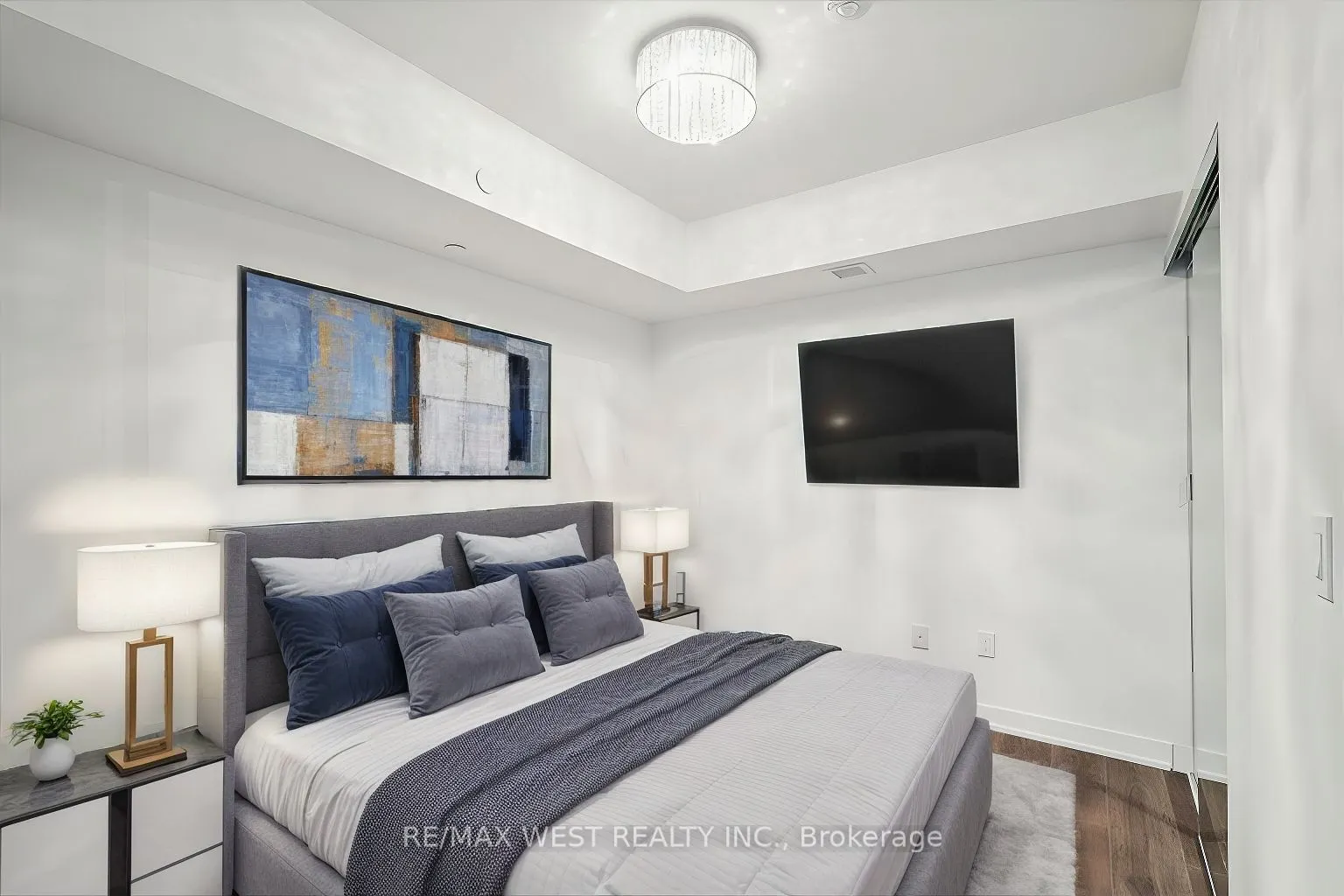 8 Tippett Road #426