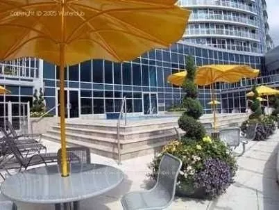 218 Queens Quay W #2408