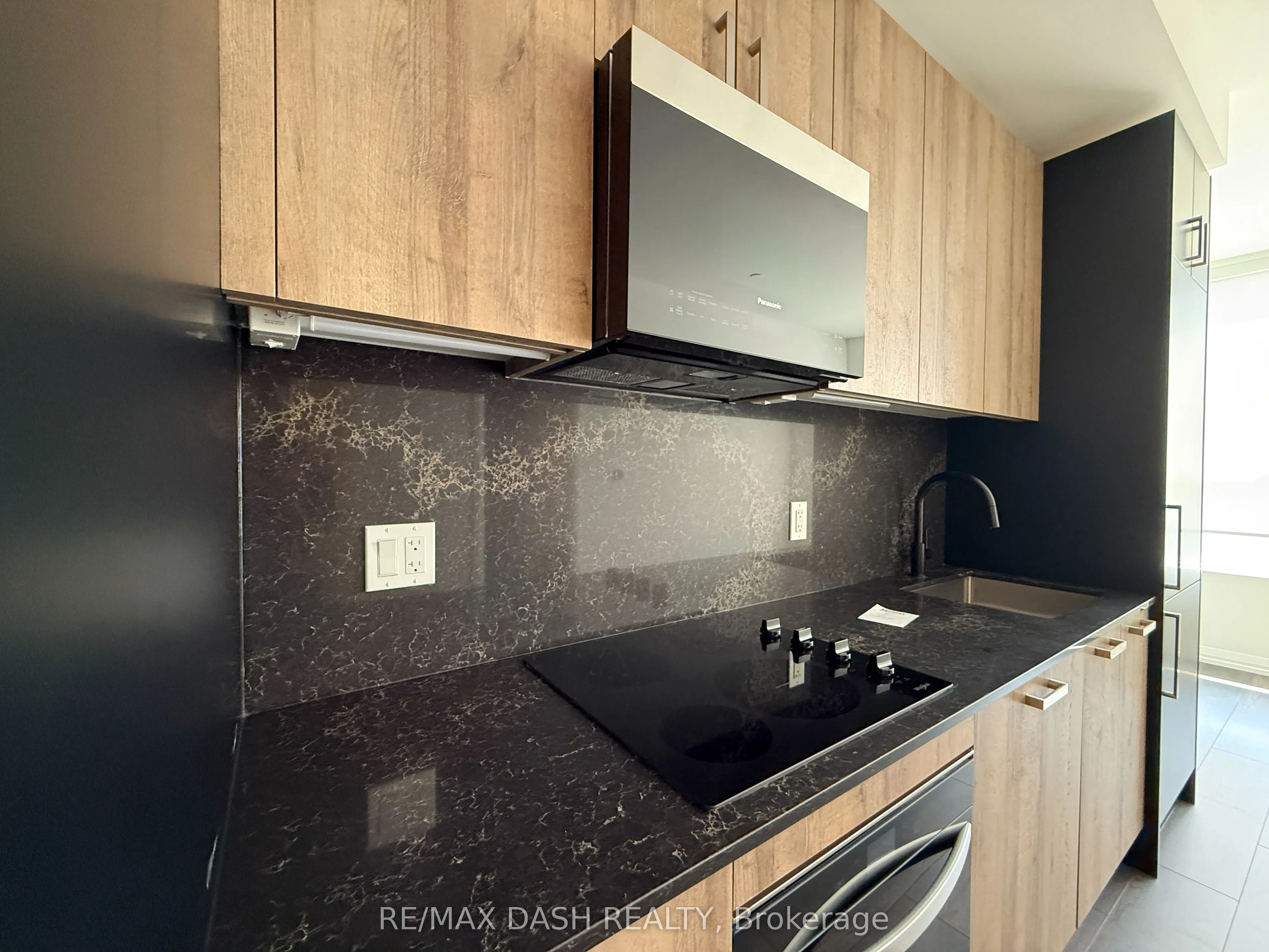 280 Dundas Street W #410