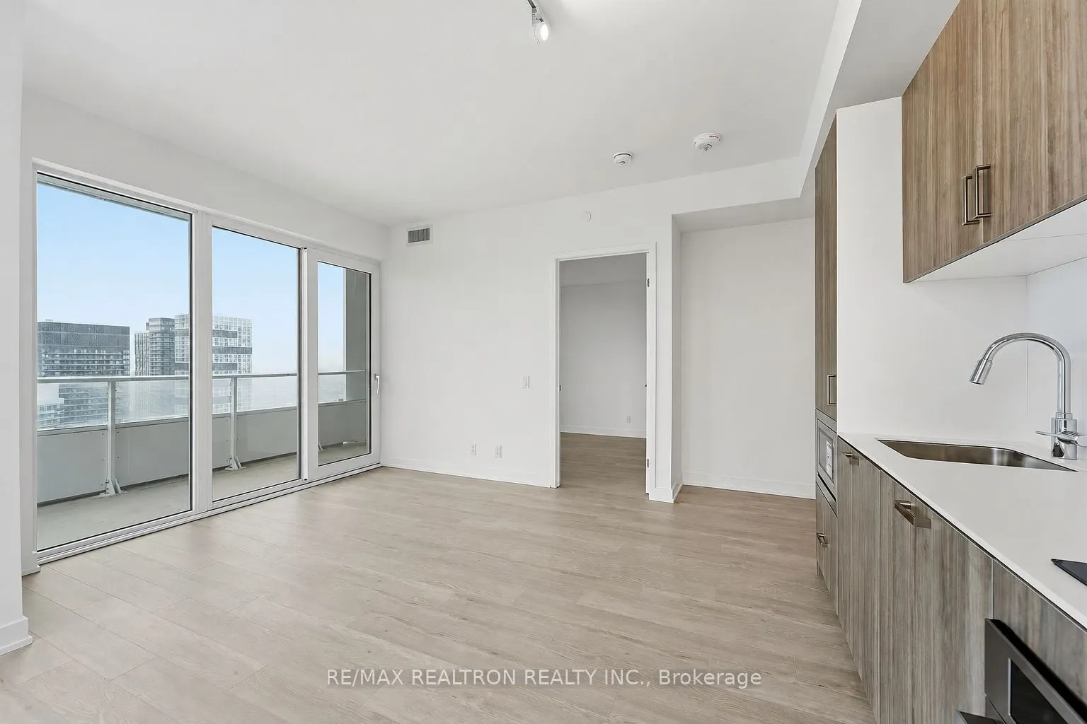 88 Queen Street E #4711