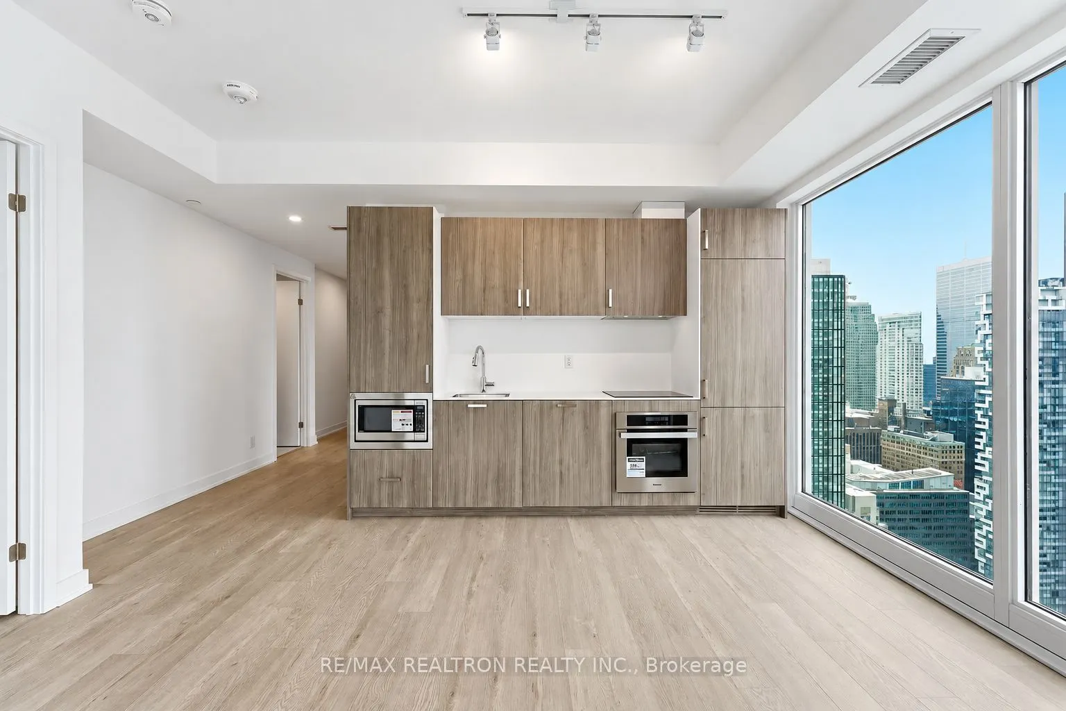 88 Queen Street E #4711
