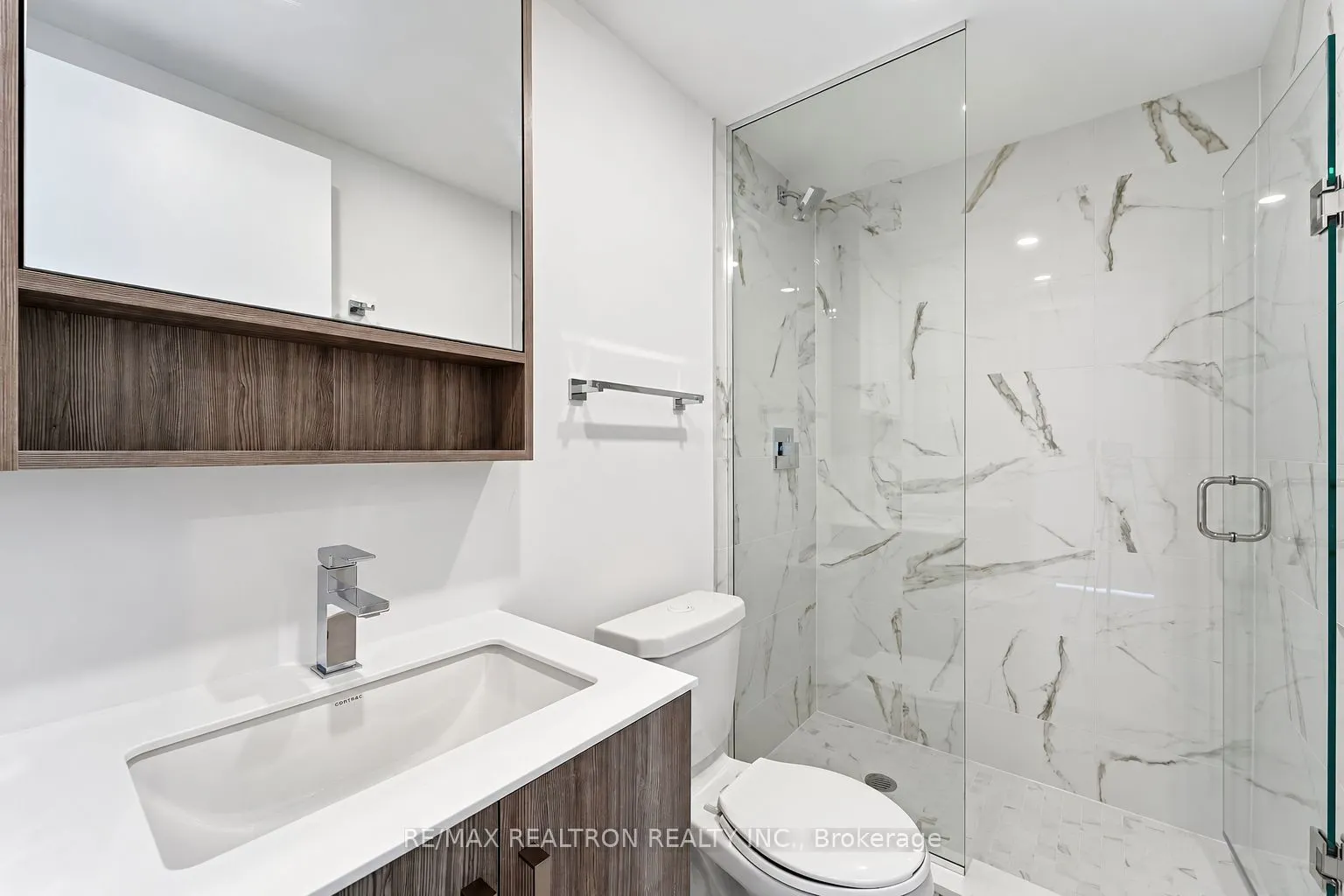 88 Queen Street E #4711