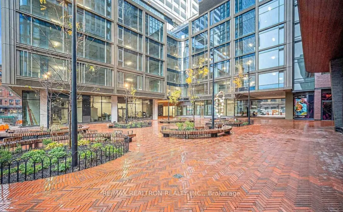 88 Queen Street E #4711