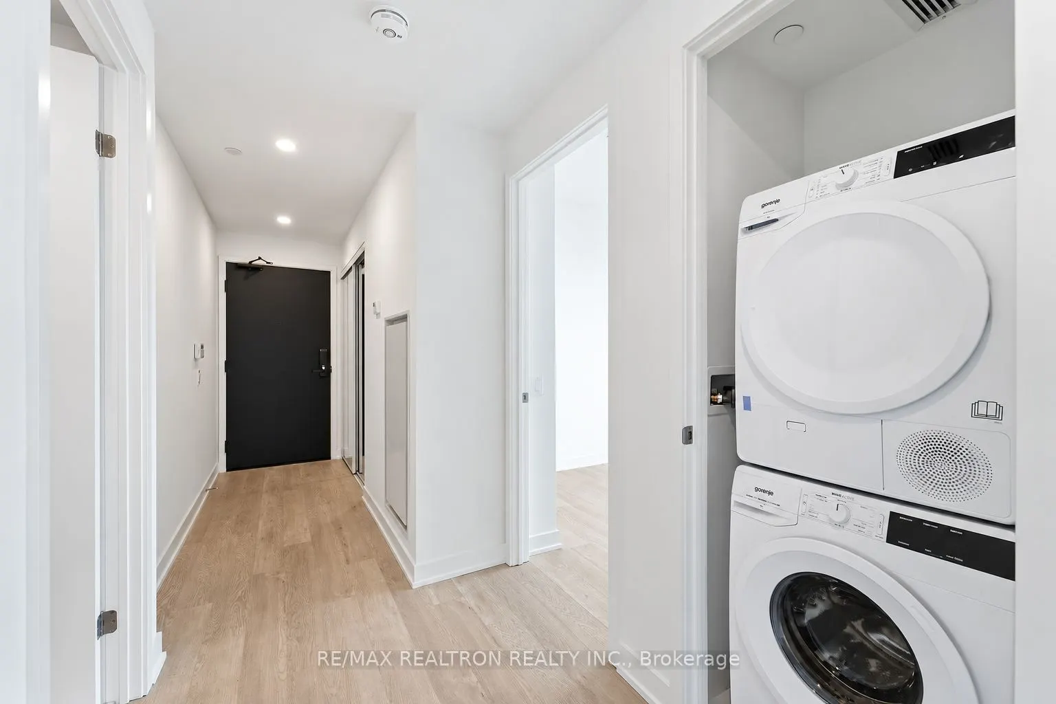 88 Queen Street E #4711