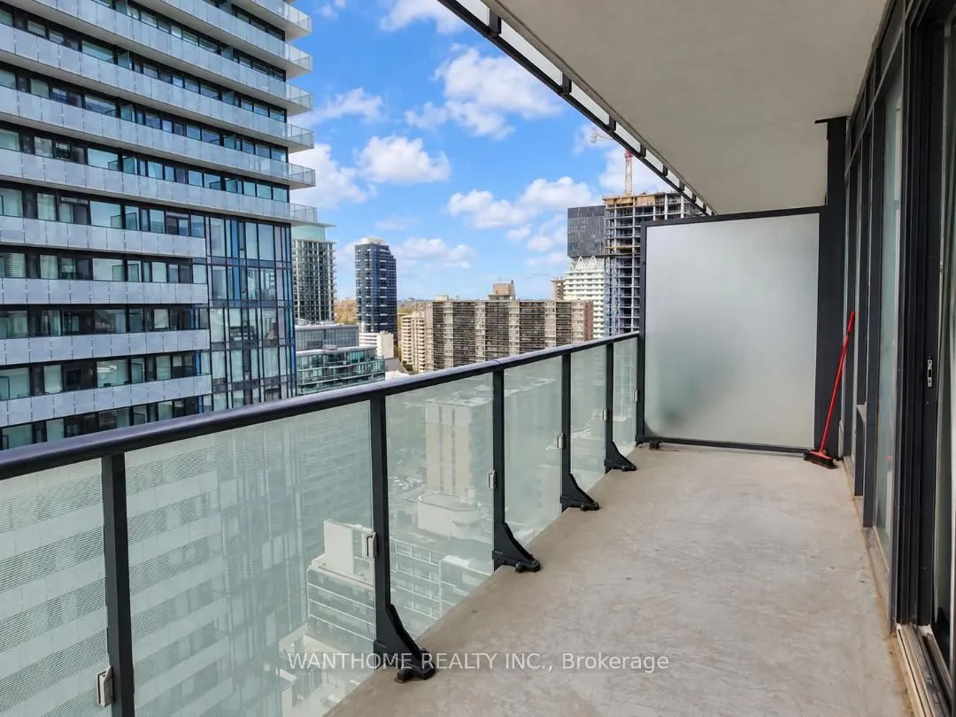 185 Roehampton Avenue S #1710