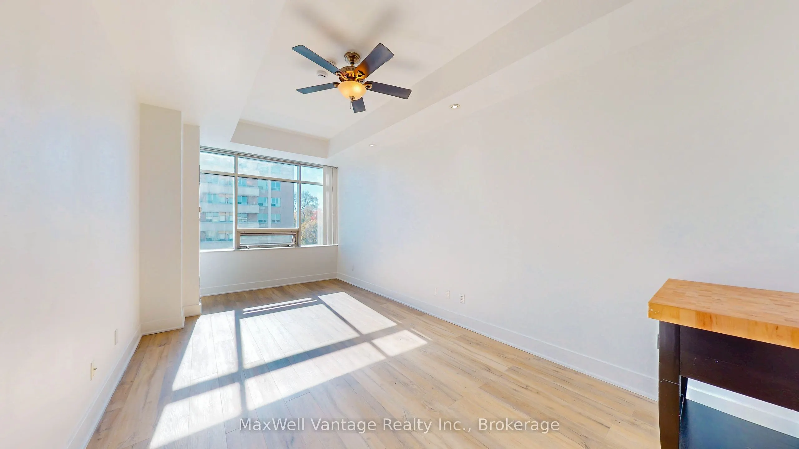 562 Eglinton Avenue E #403