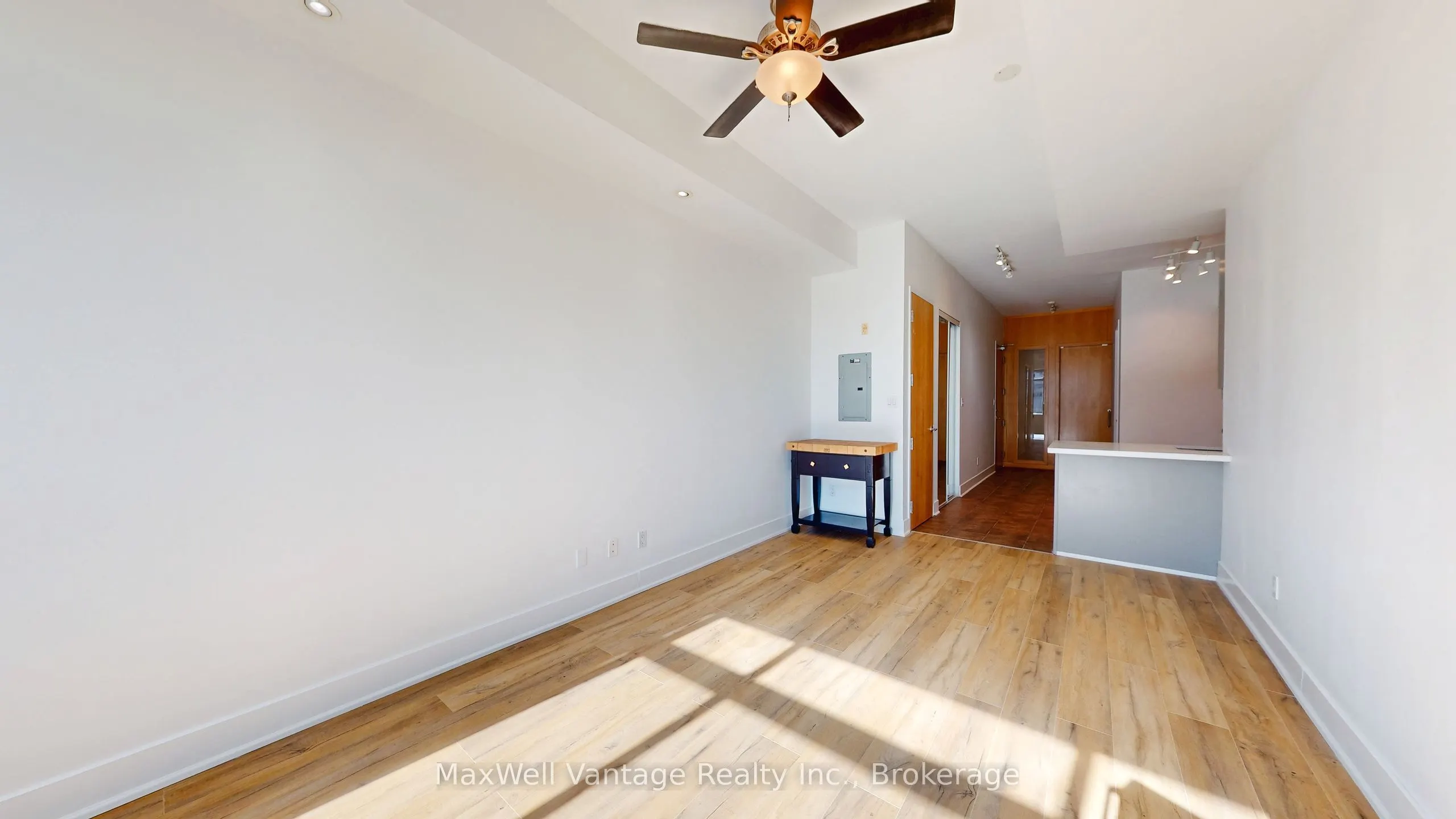 562 Eglinton Avenue E #403