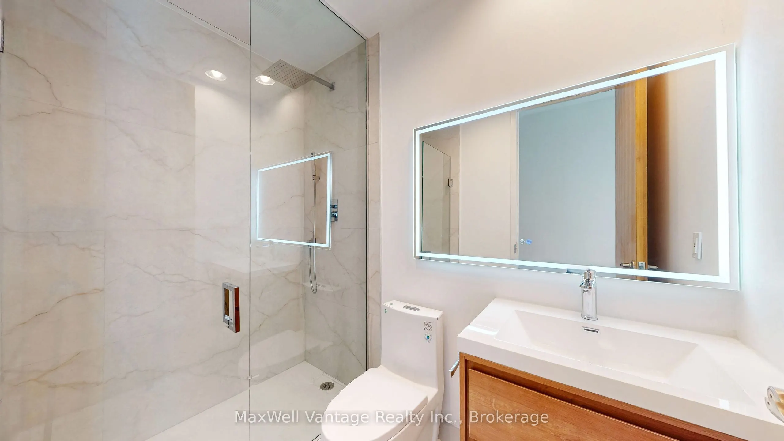 562 Eglinton Avenue E #403
