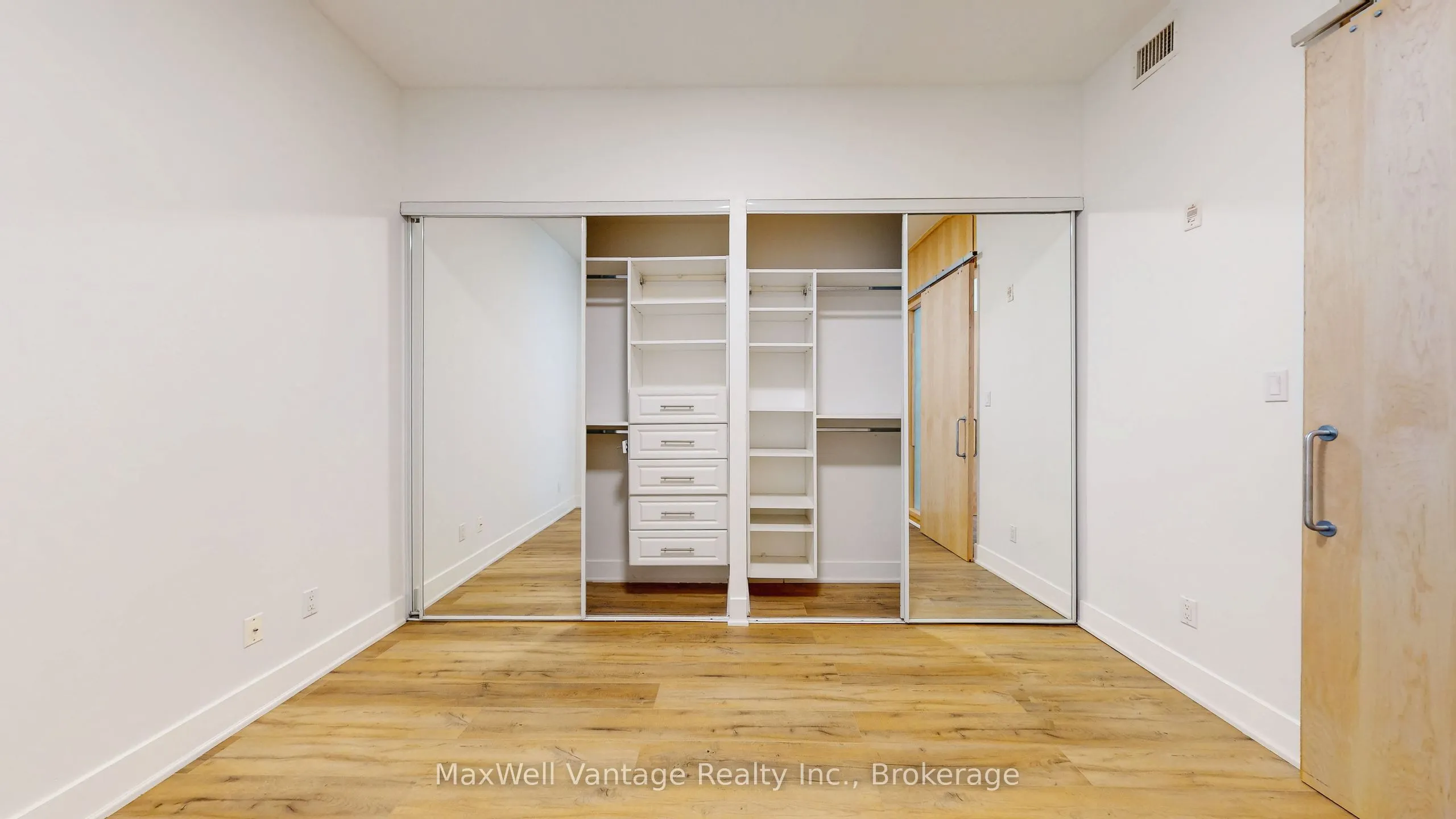 562 Eglinton Avenue E #403