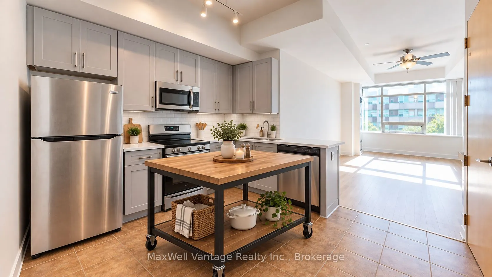 562 Eglinton Avenue E #403