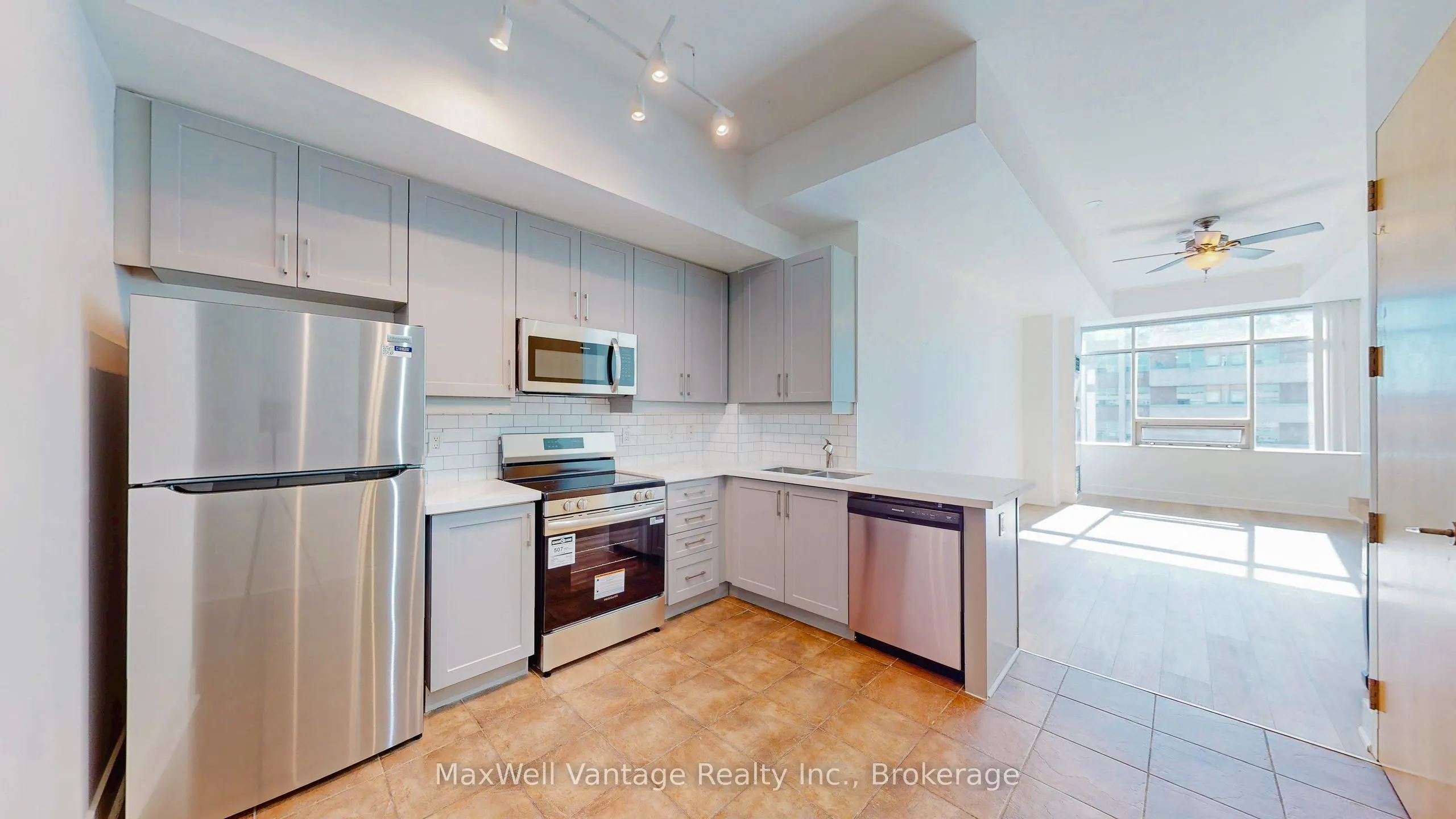 562 Eglinton Avenue E #403