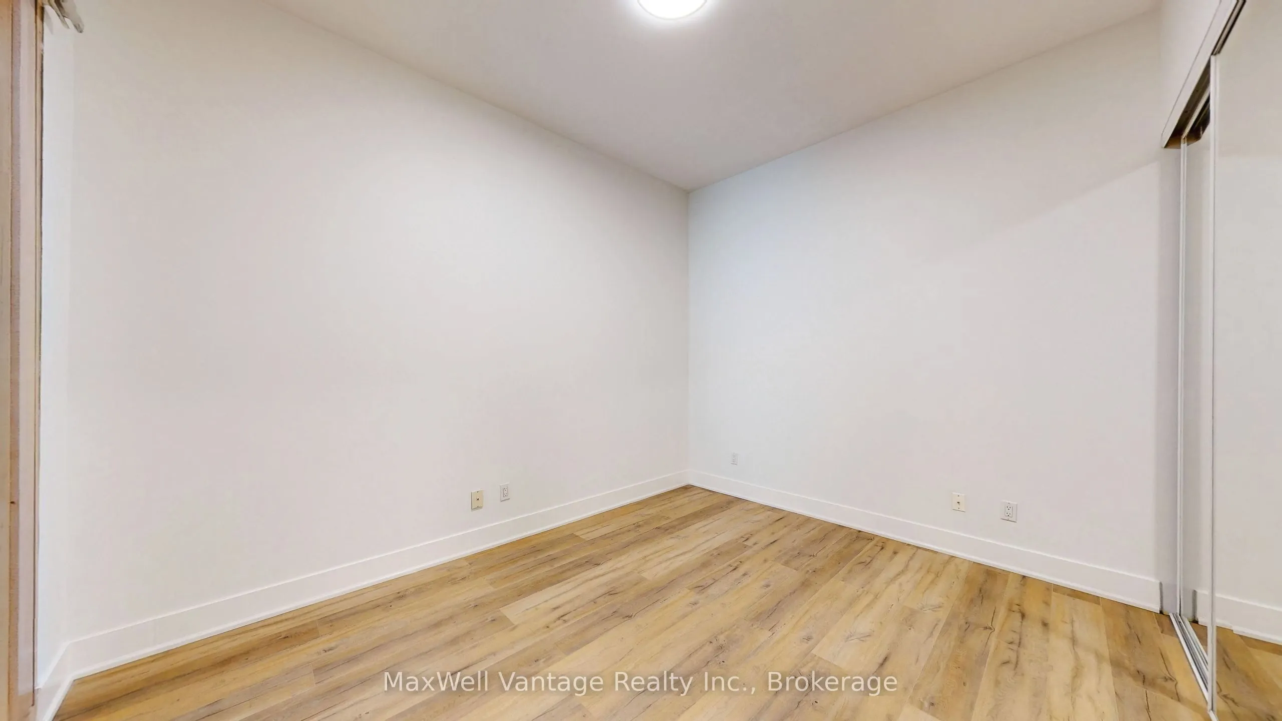 562 Eglinton Avenue E #403