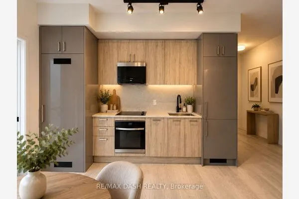 280 Dundas Street W #414