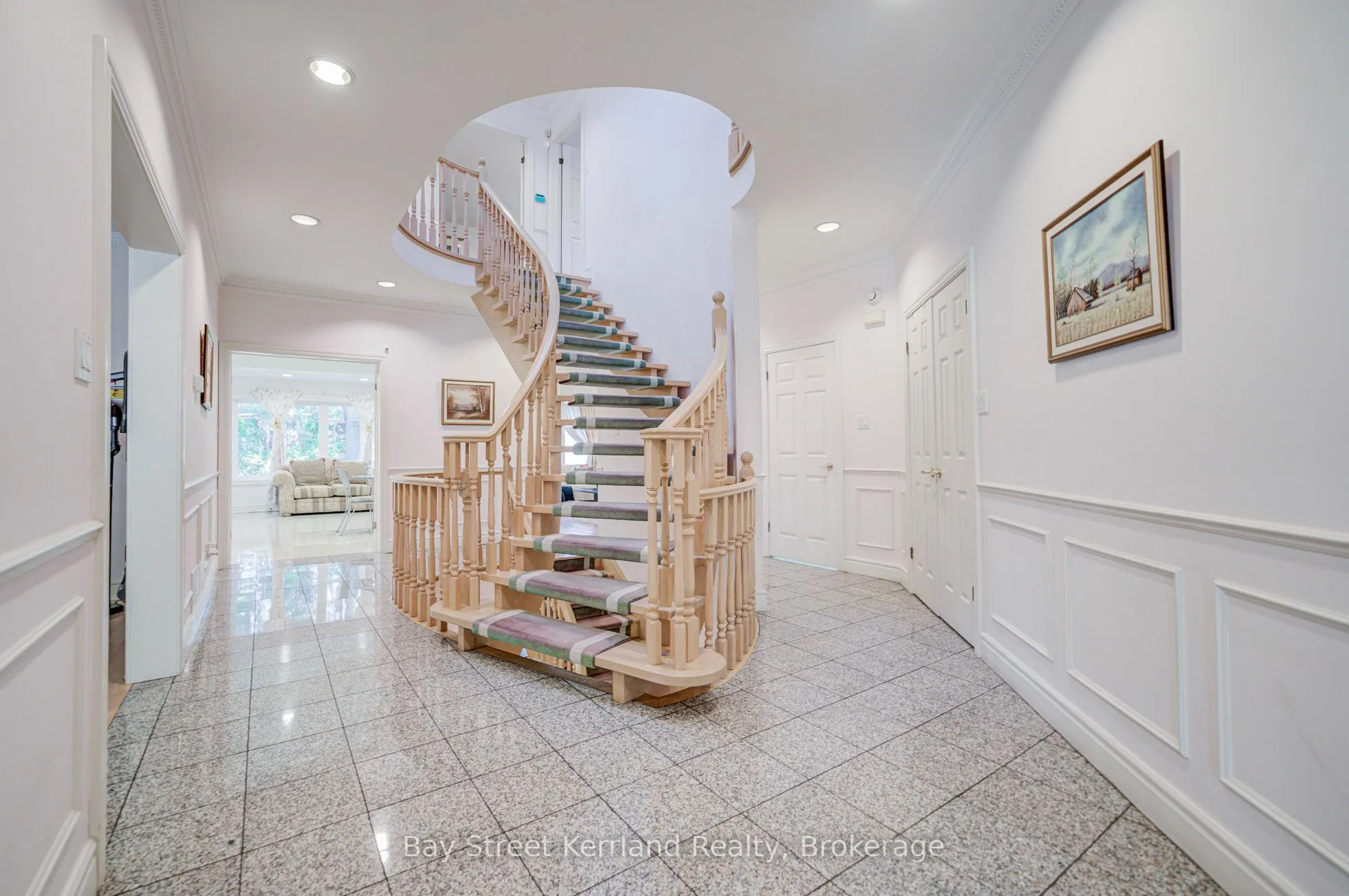 136 Nipigon Avenue