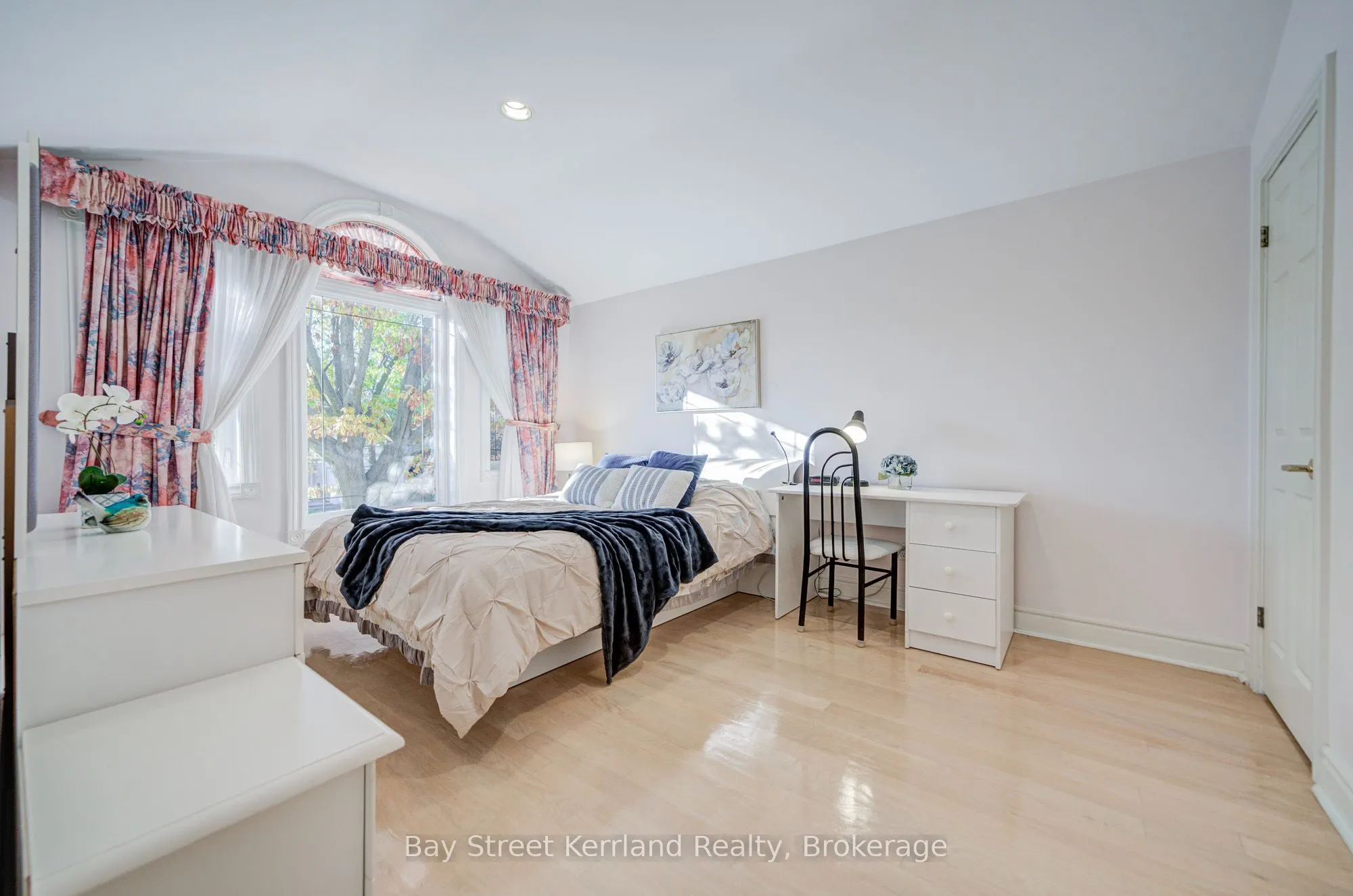 136 Nipigon Avenue