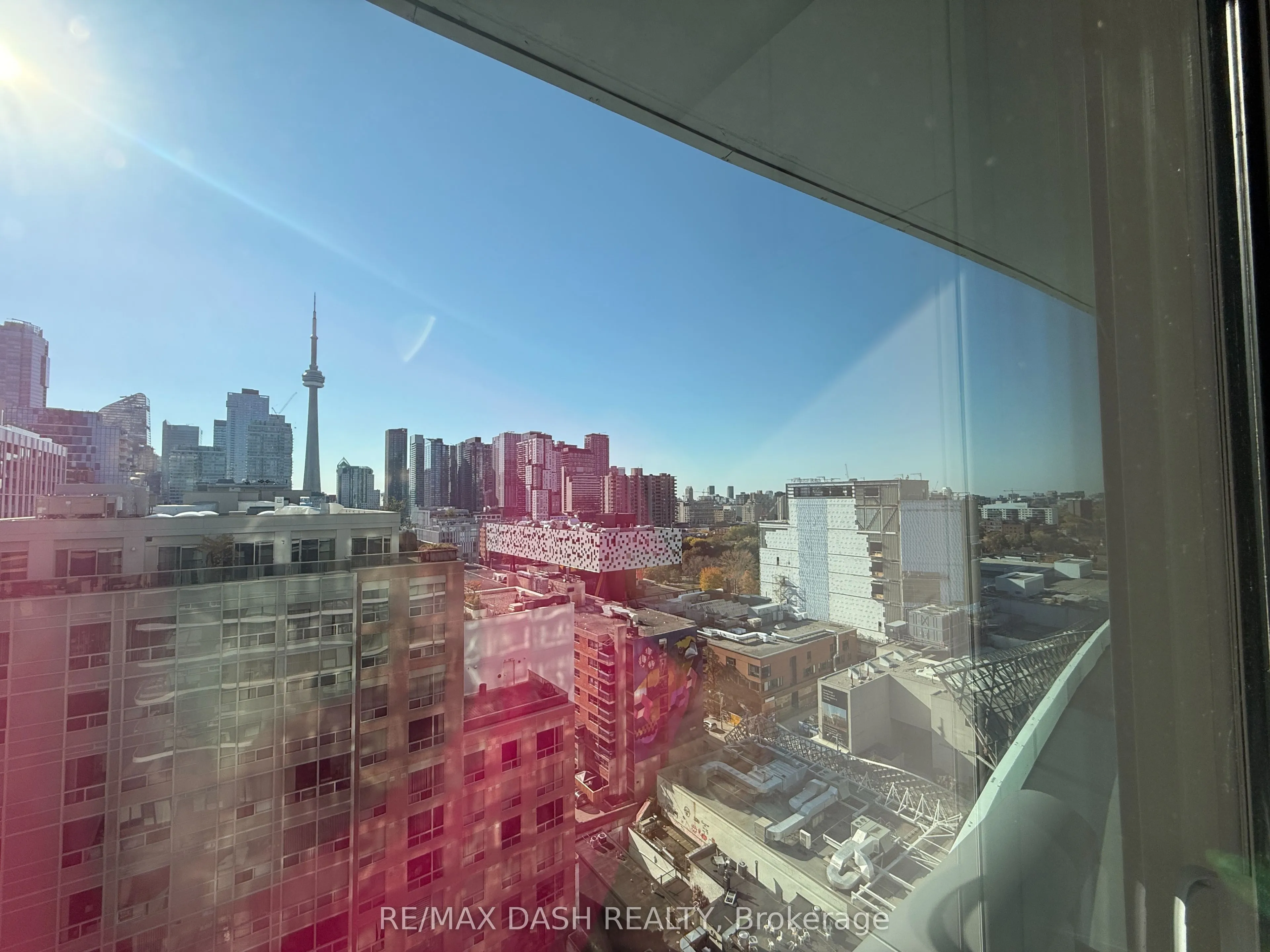 280 Dundas Street W #1406