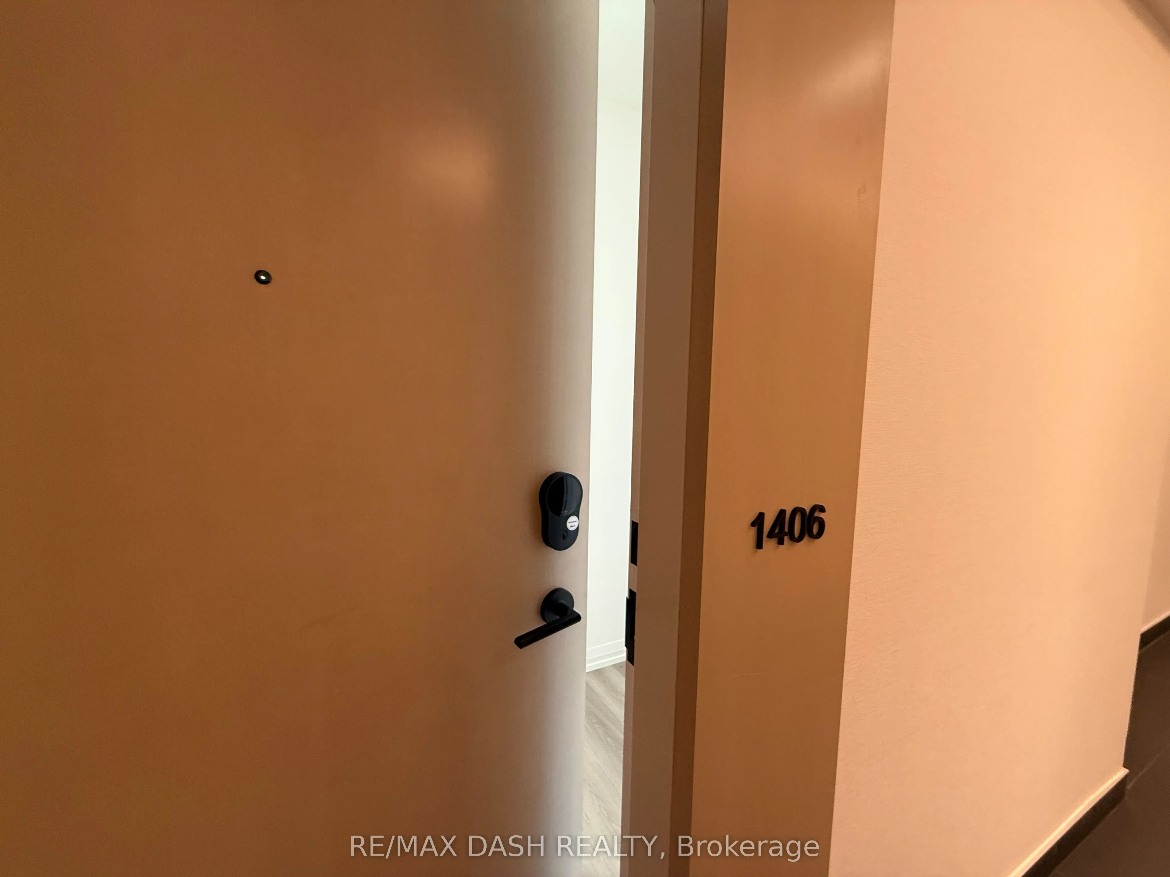 280 Dundas Street W #1406
