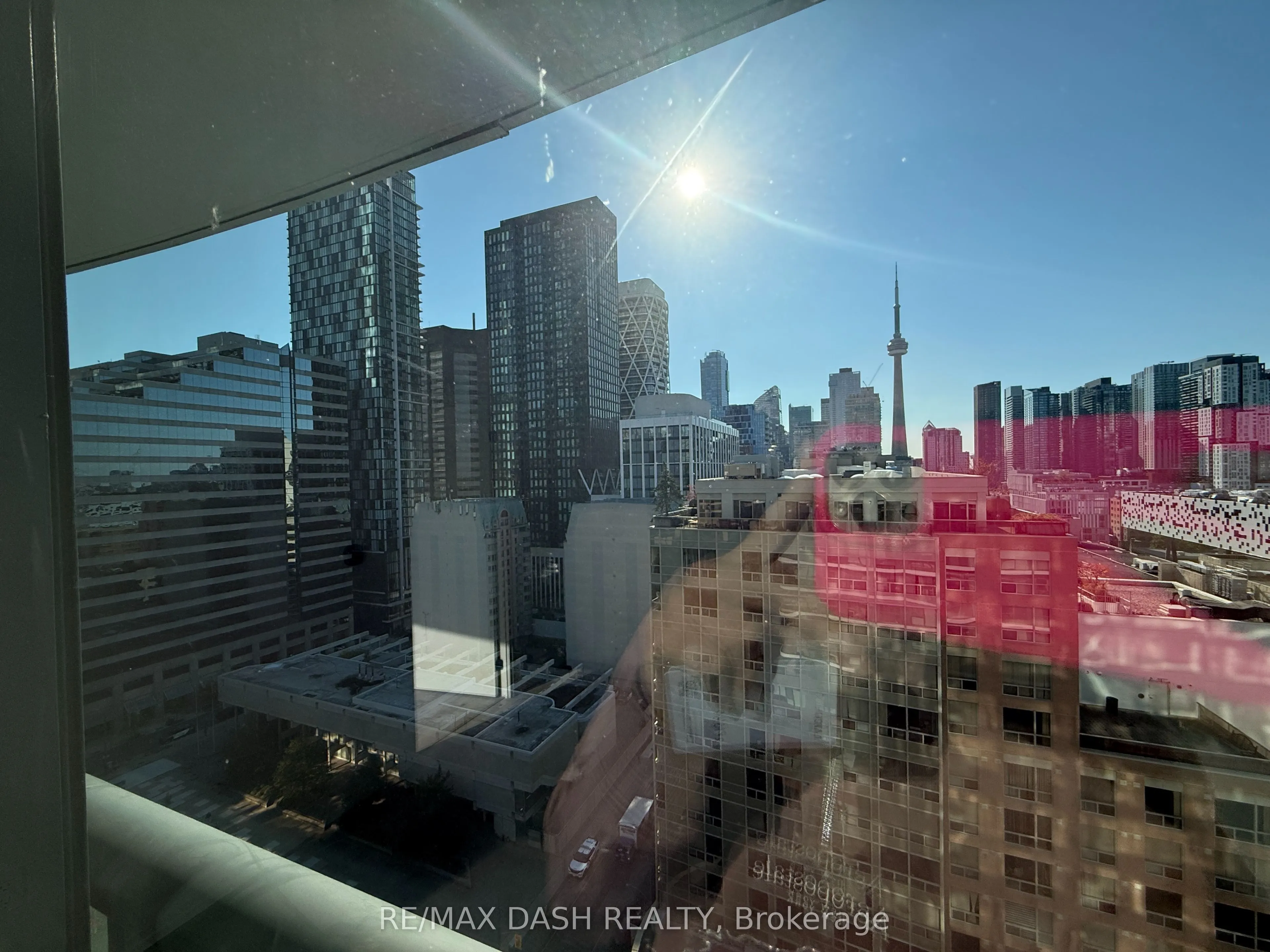 280 Dundas Street W #1406
