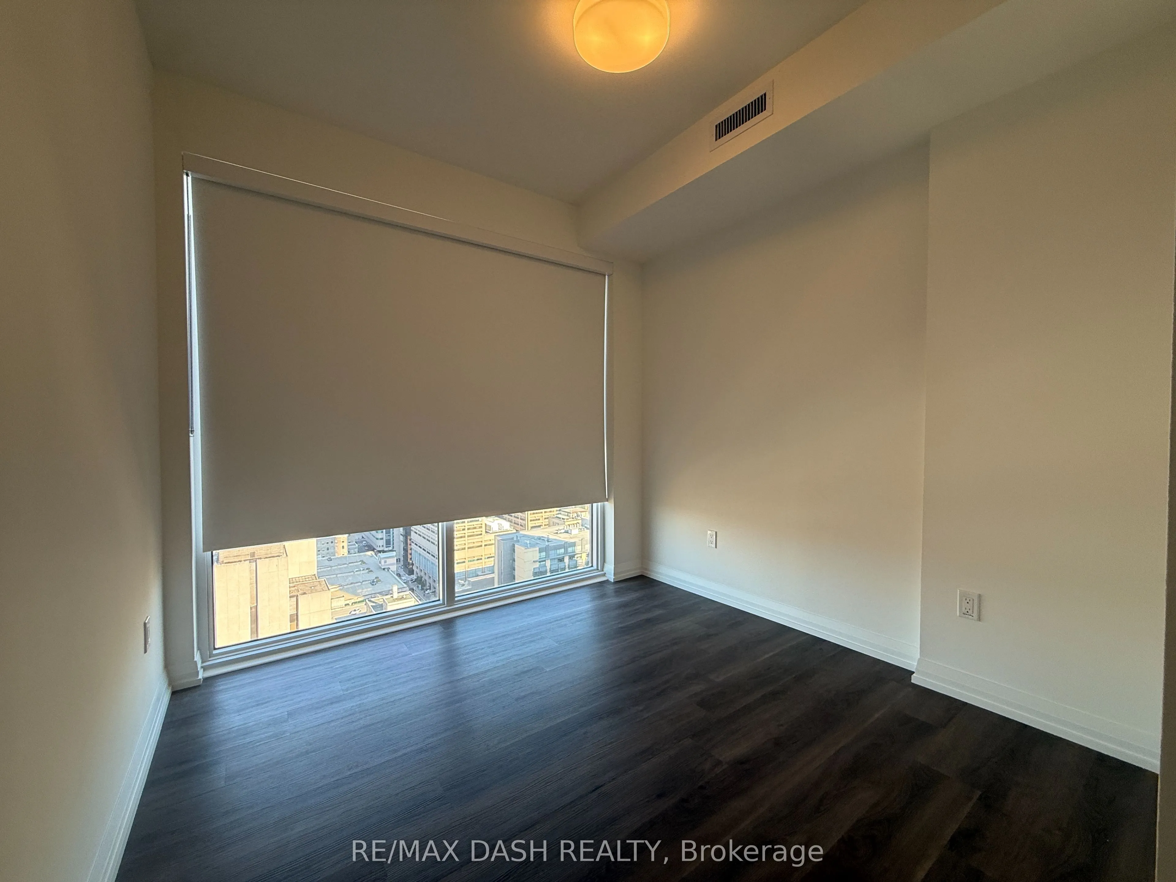 280 Dundas Street W #3002