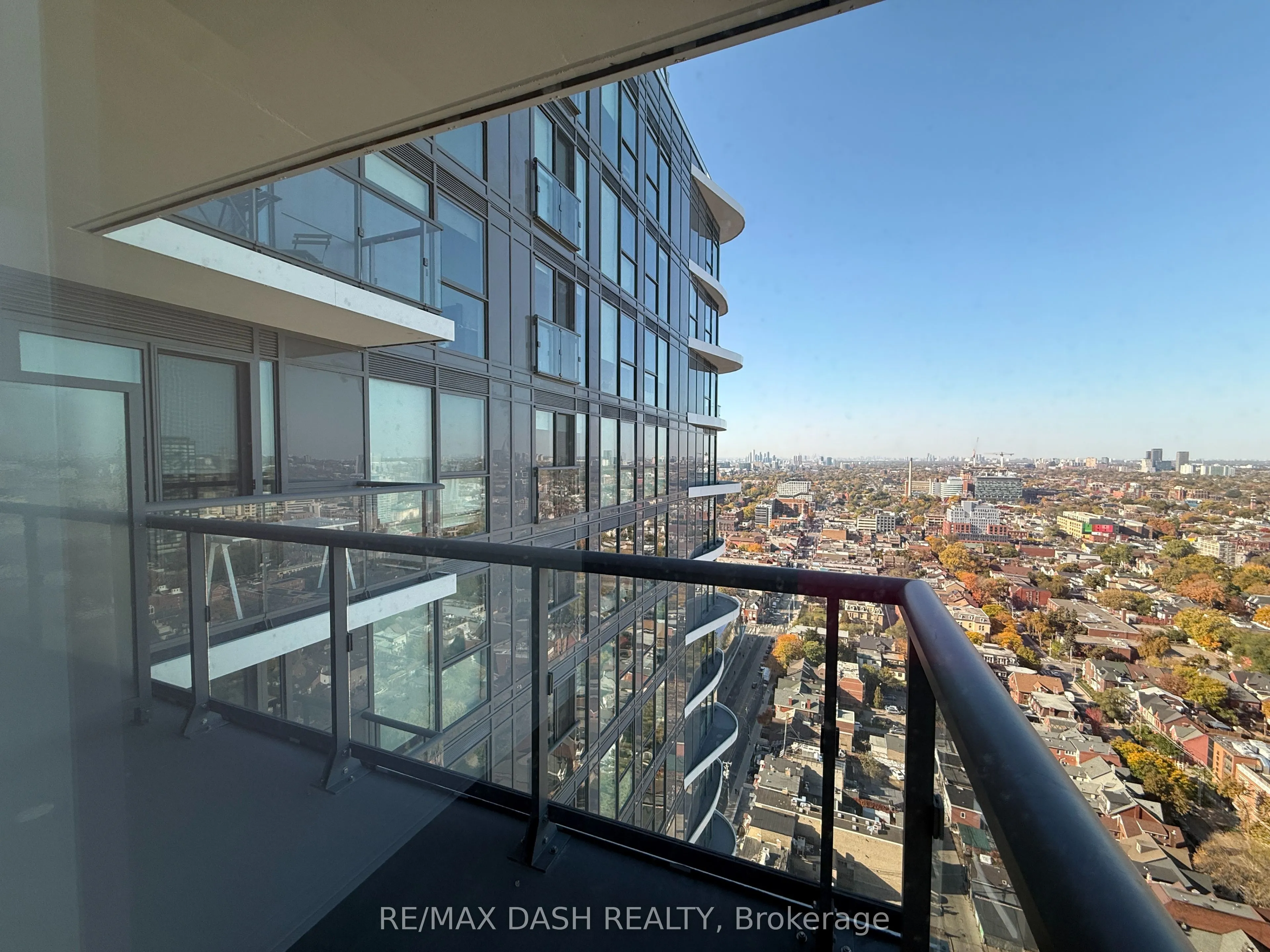 280 Dundas Street W #3002