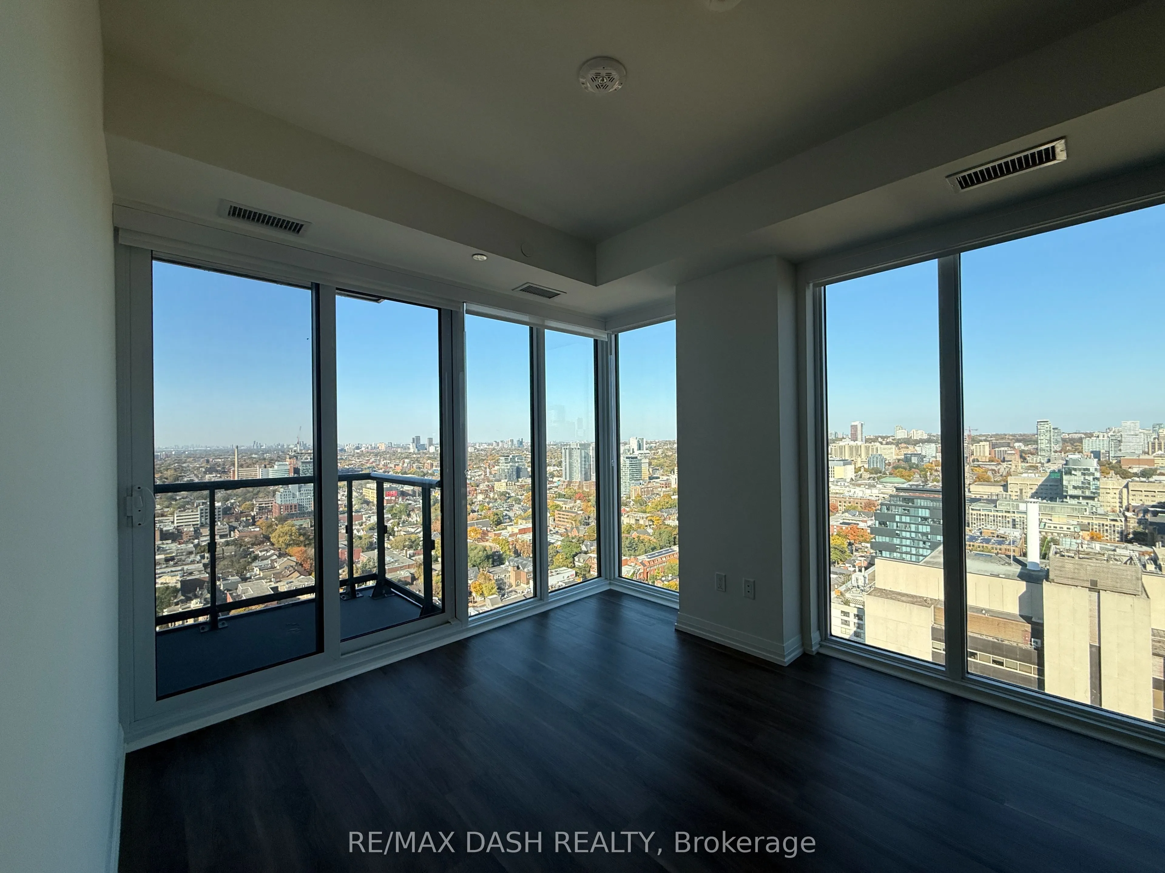 280 Dundas Street W #3002