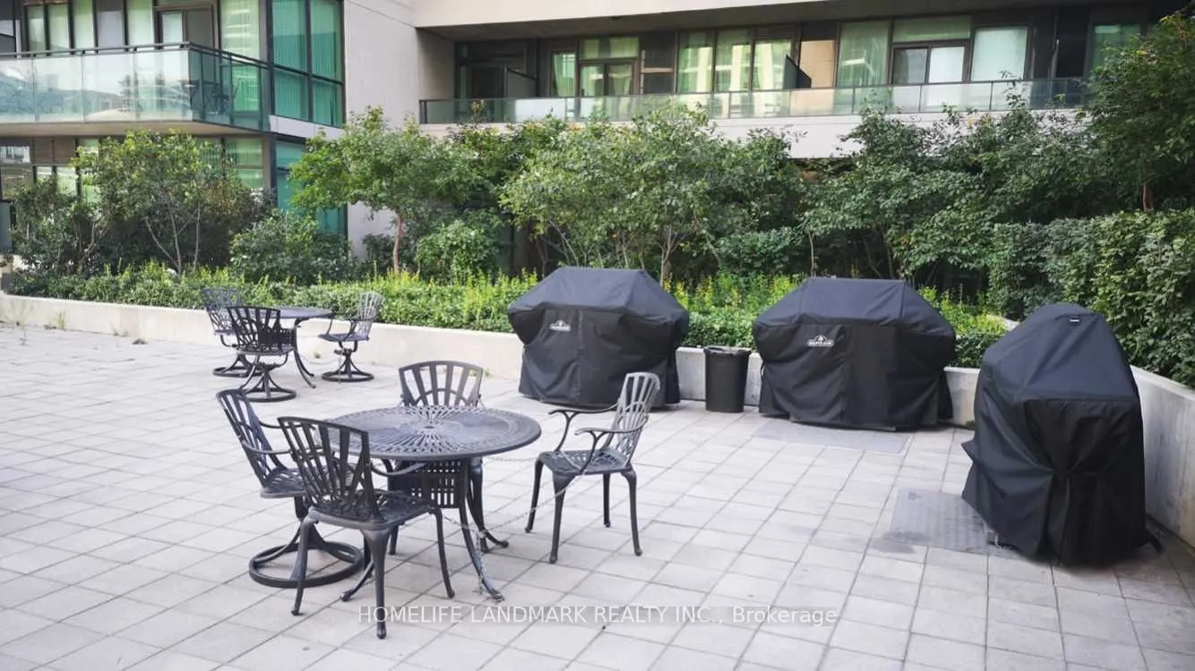 33 Bay Street #601