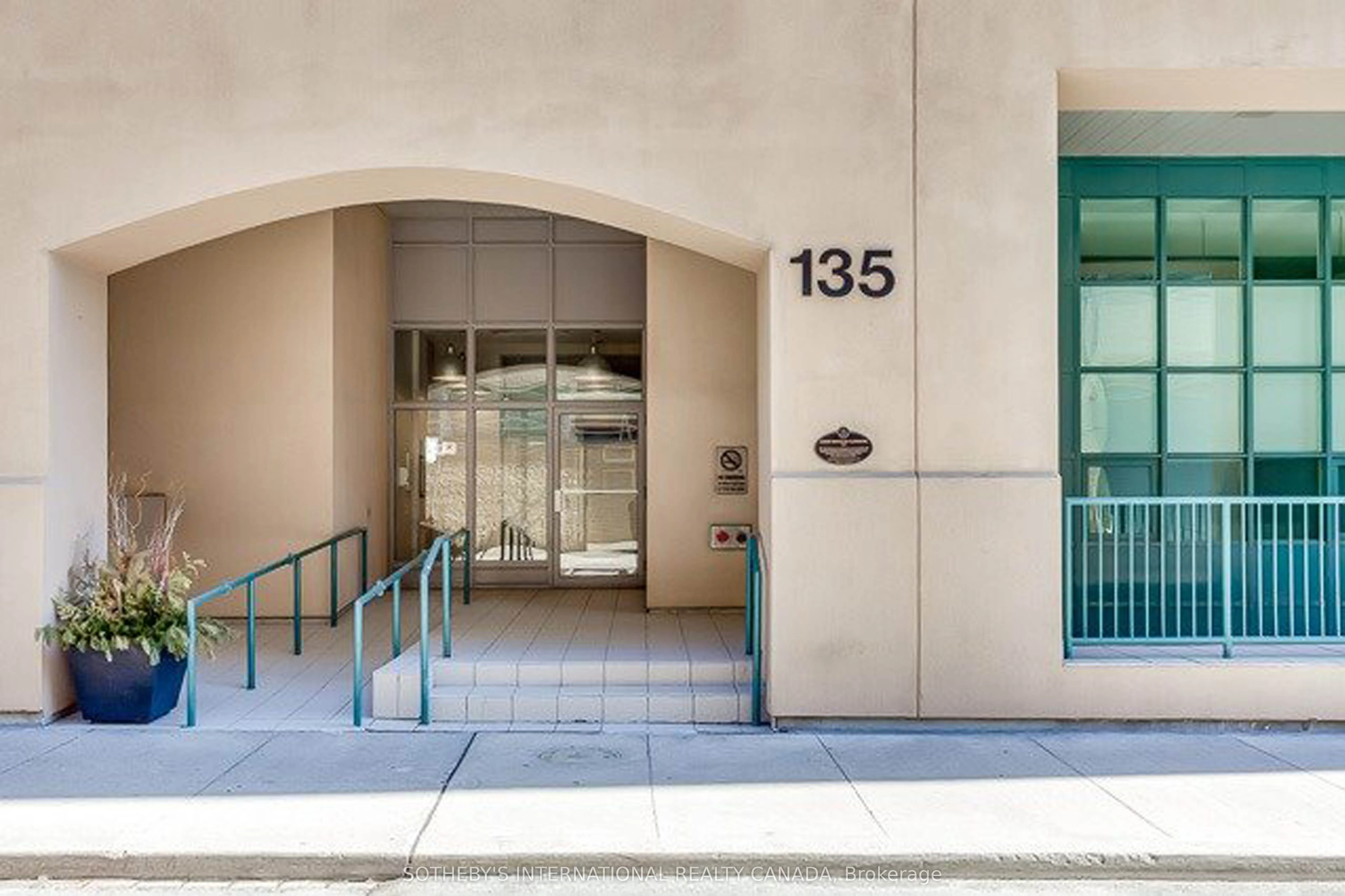 135 Dalhousie Street #209