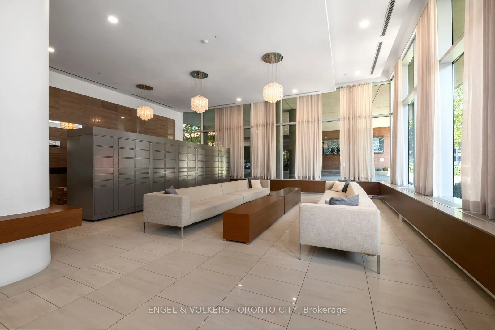 112 George Street #S817