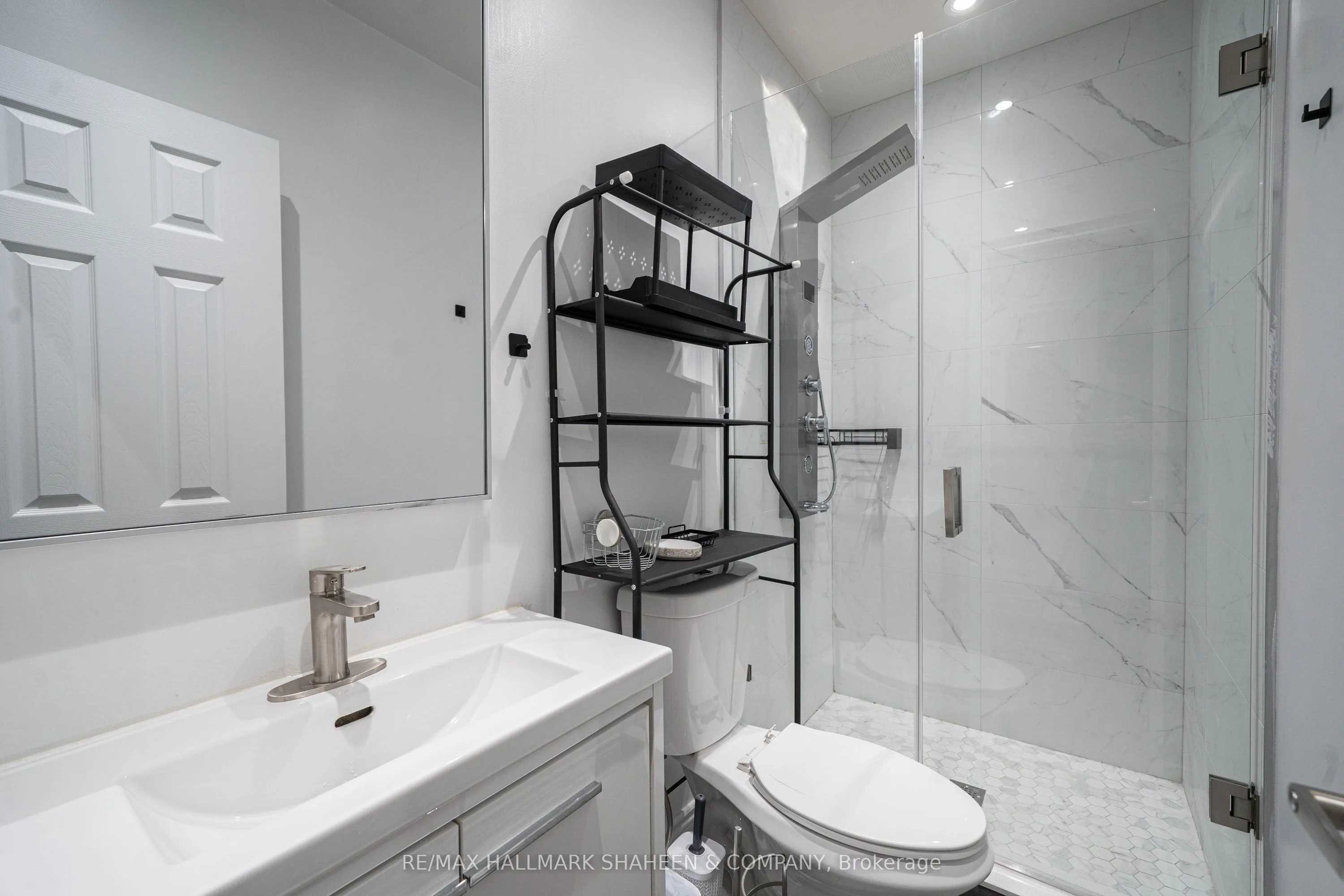 208 Dovercourt Road #Studio