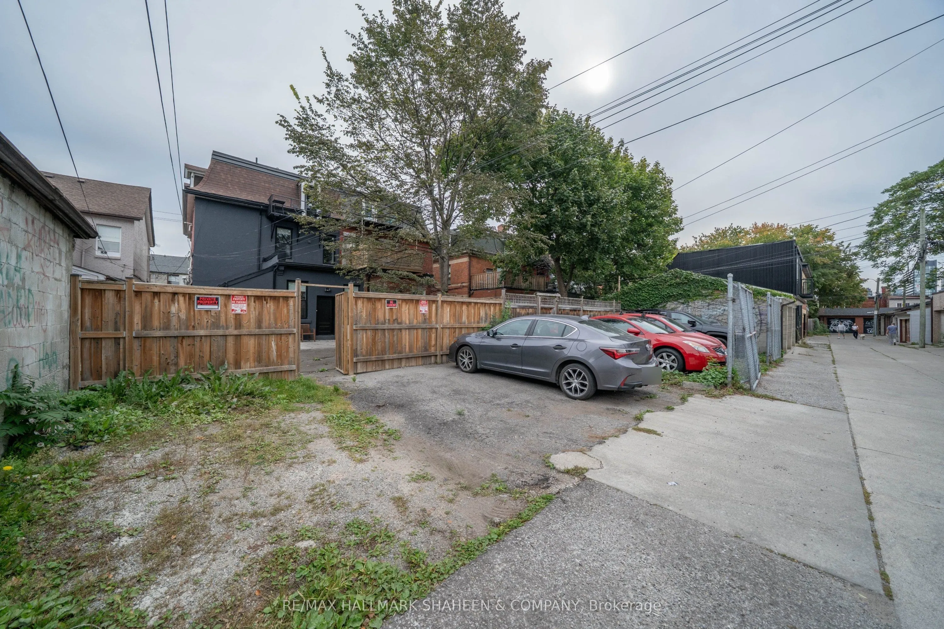 208 Dovercourt Road #Studio