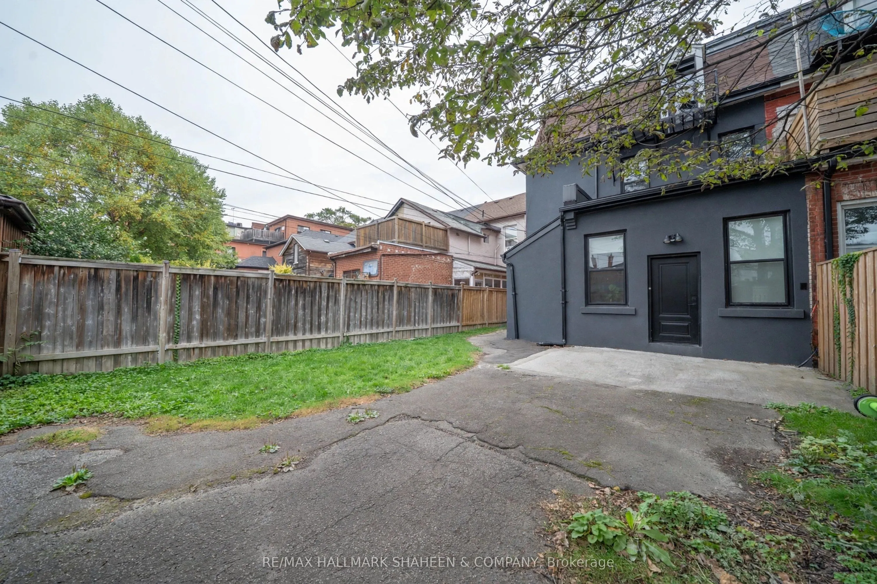 208 Dovercourt Road #Studio