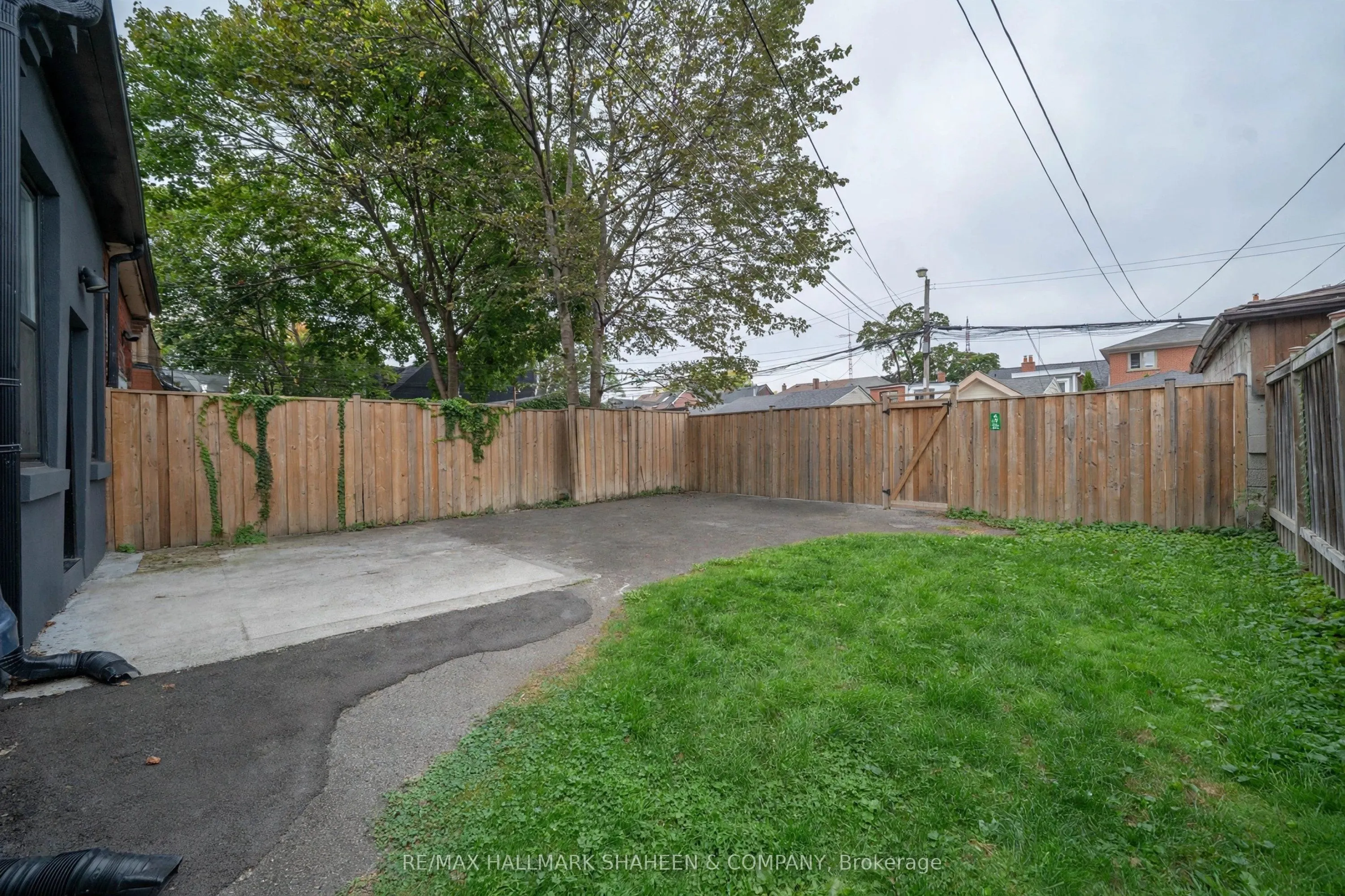 208 Dovercourt Road #Studio