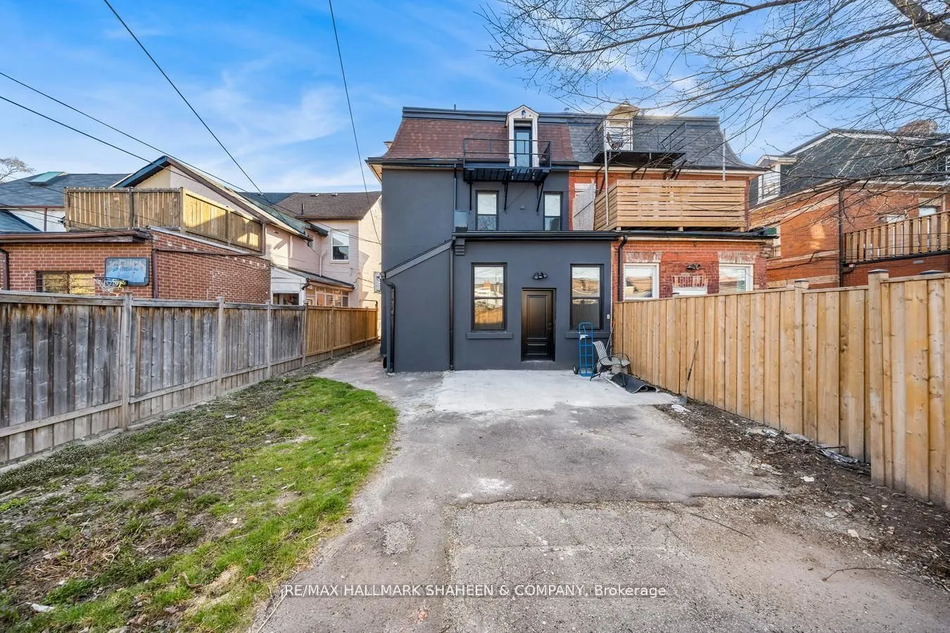 208 Dovercourt Road #Studio