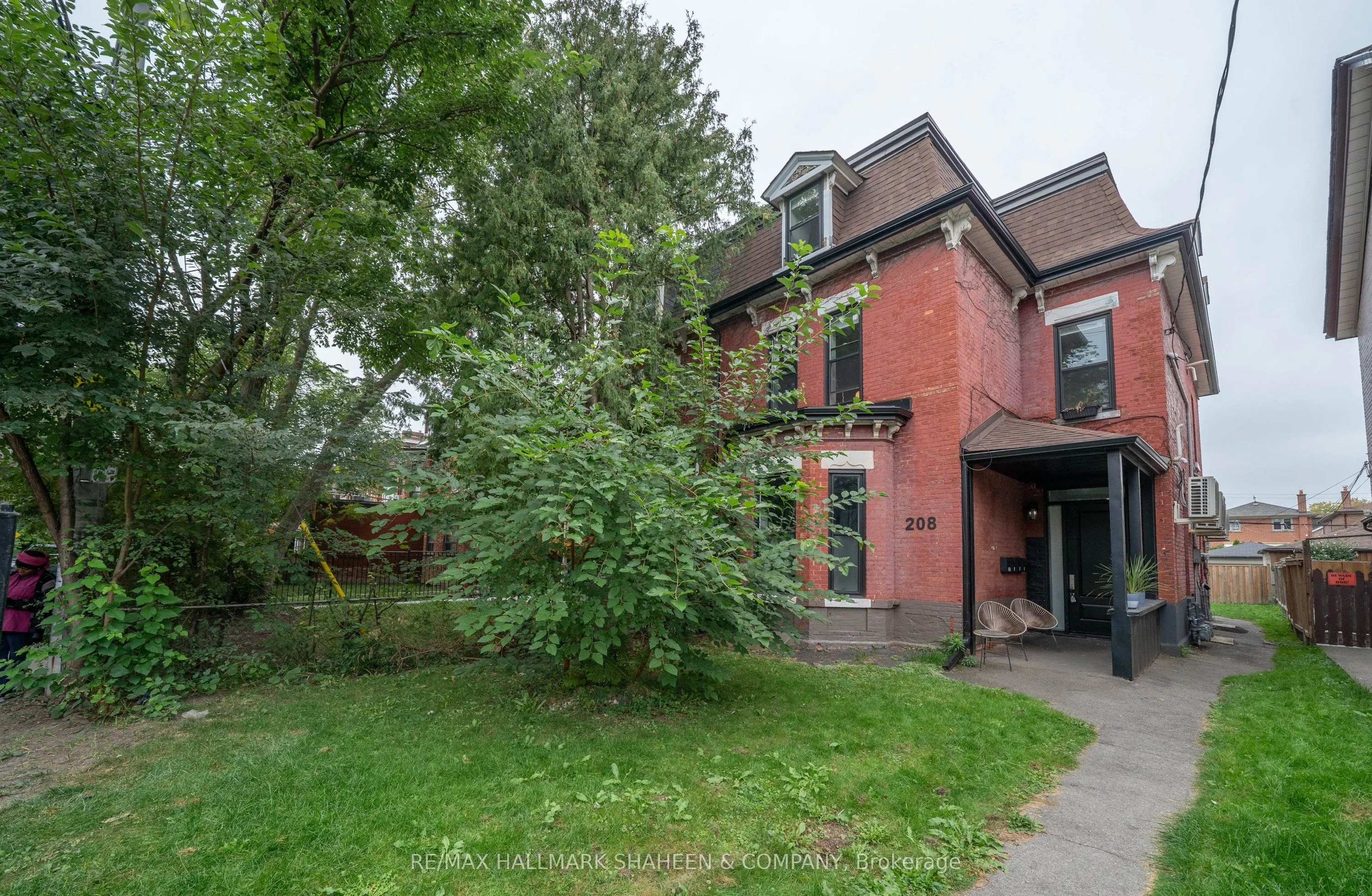 208 Dovercourt Road #Studio