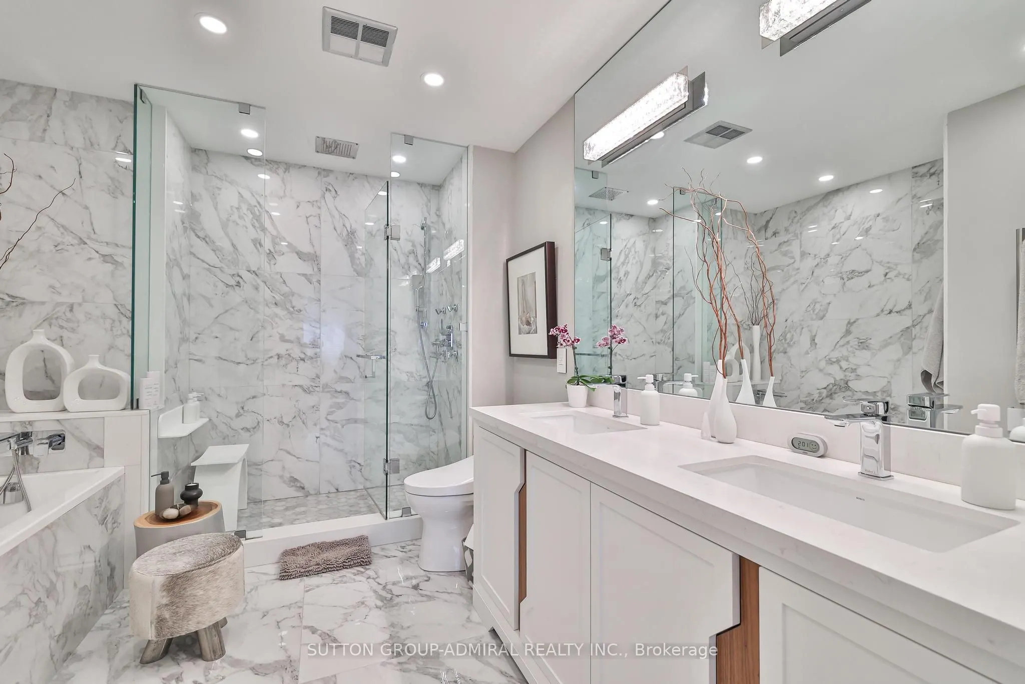619 Avenue Road #1404