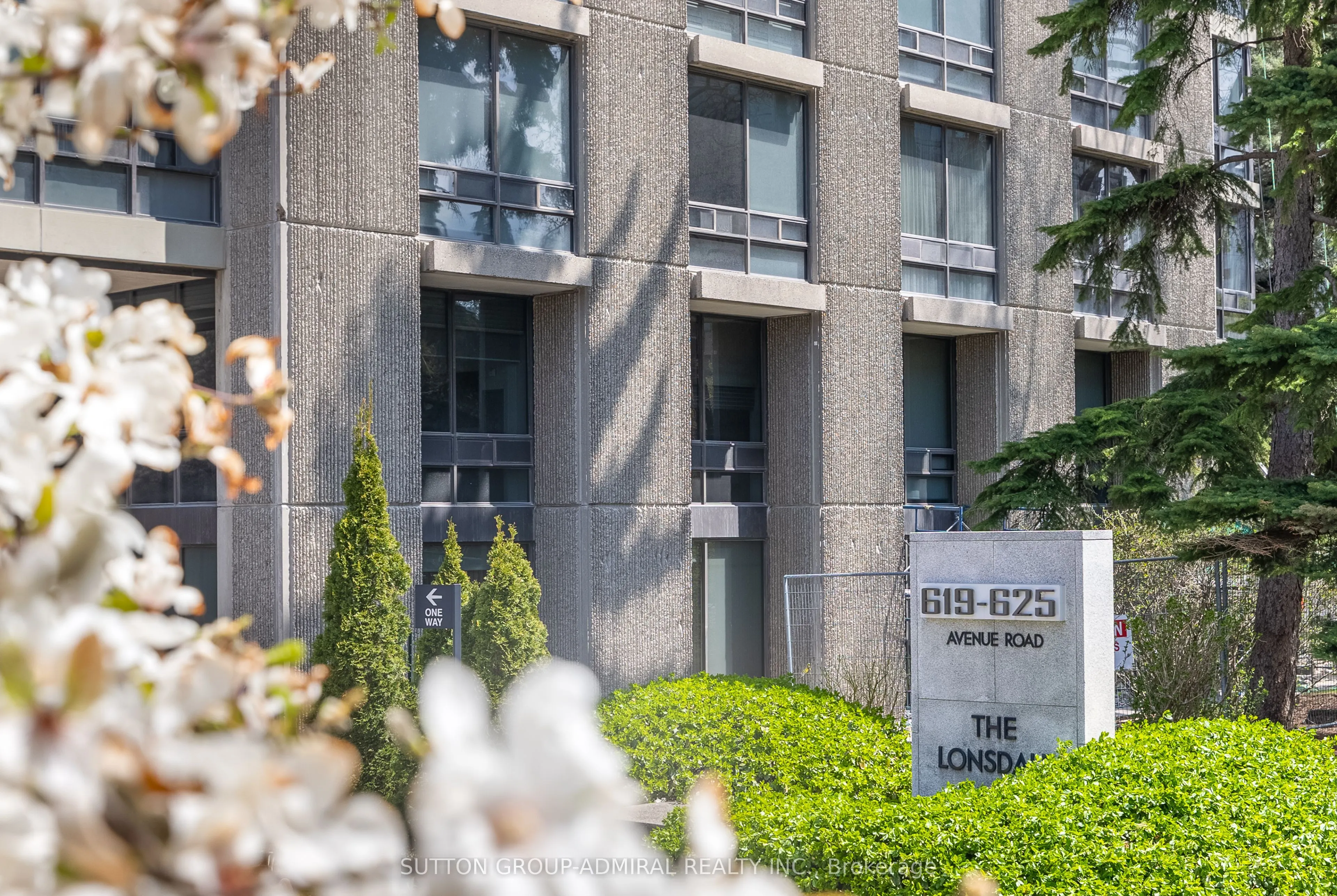 619 Avenue Road #1404
