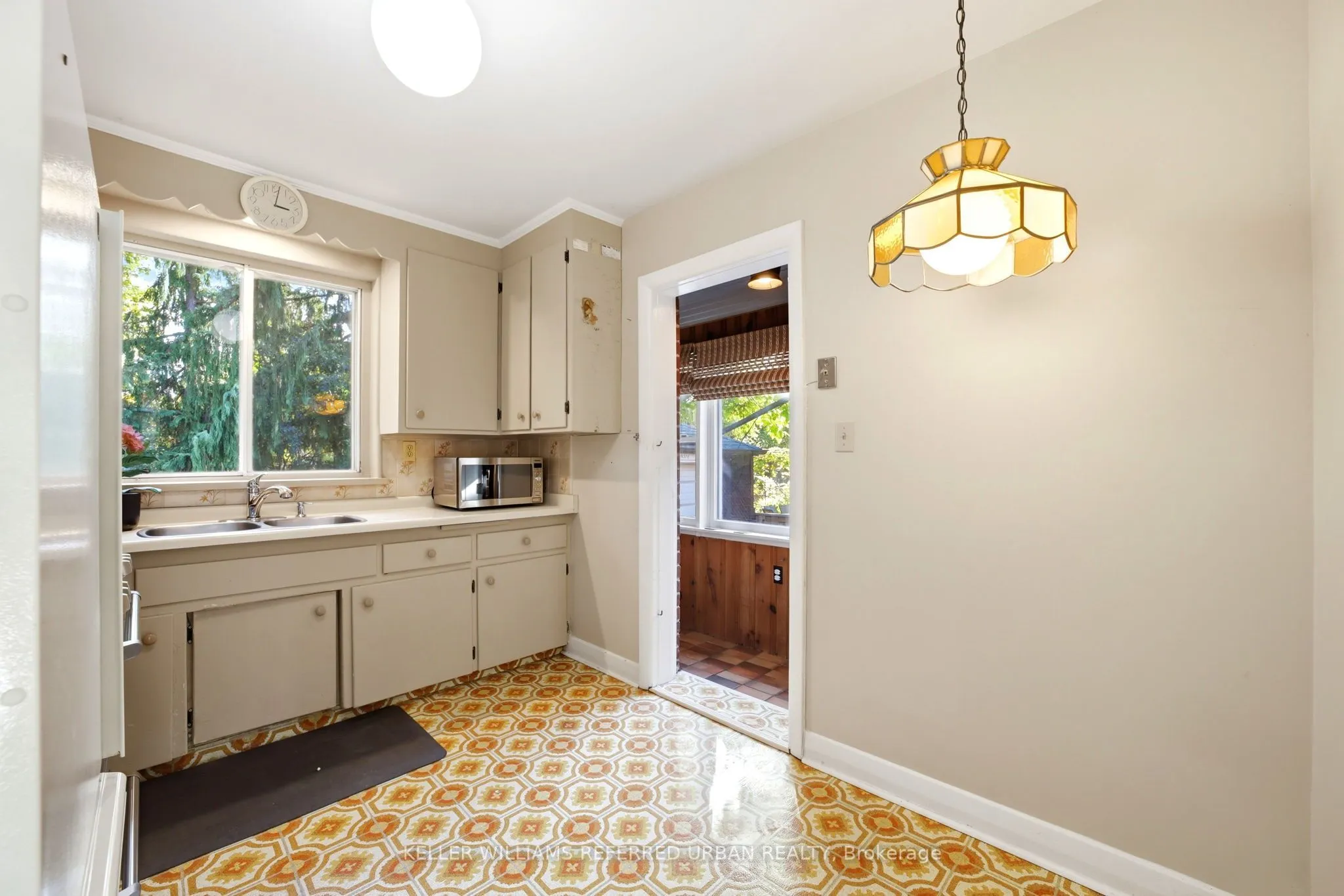 369 Hounslow Avenue