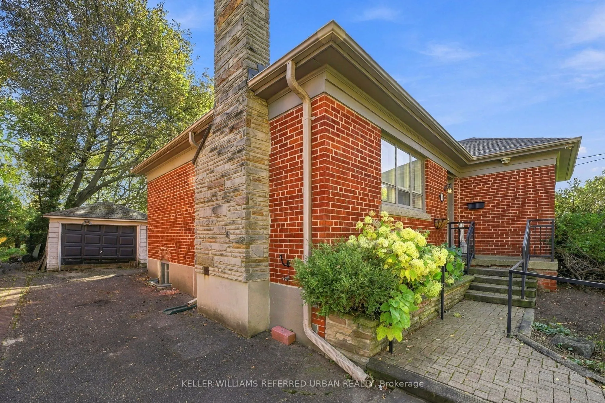 369 Hounslow Avenue