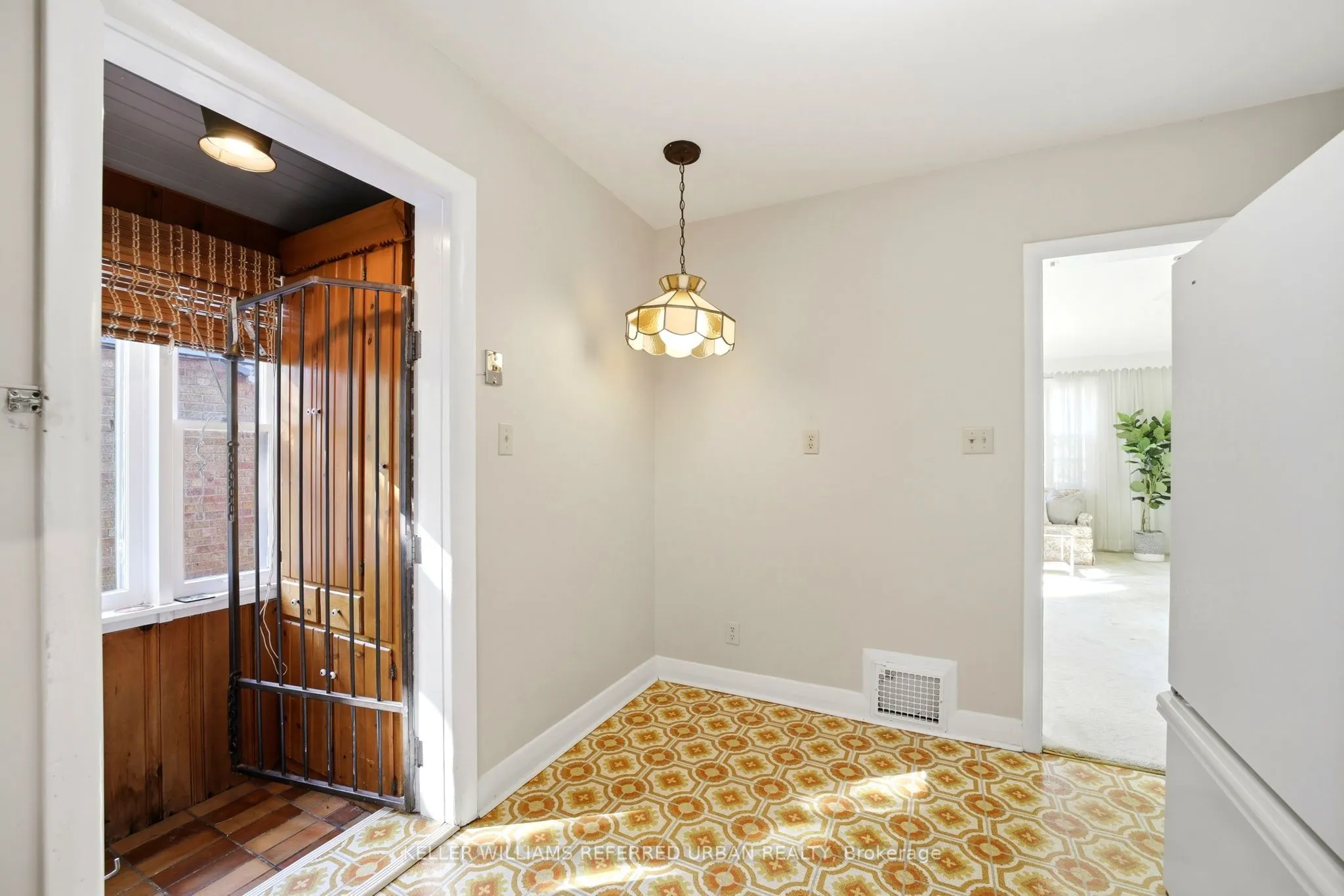 369 Hounslow Avenue