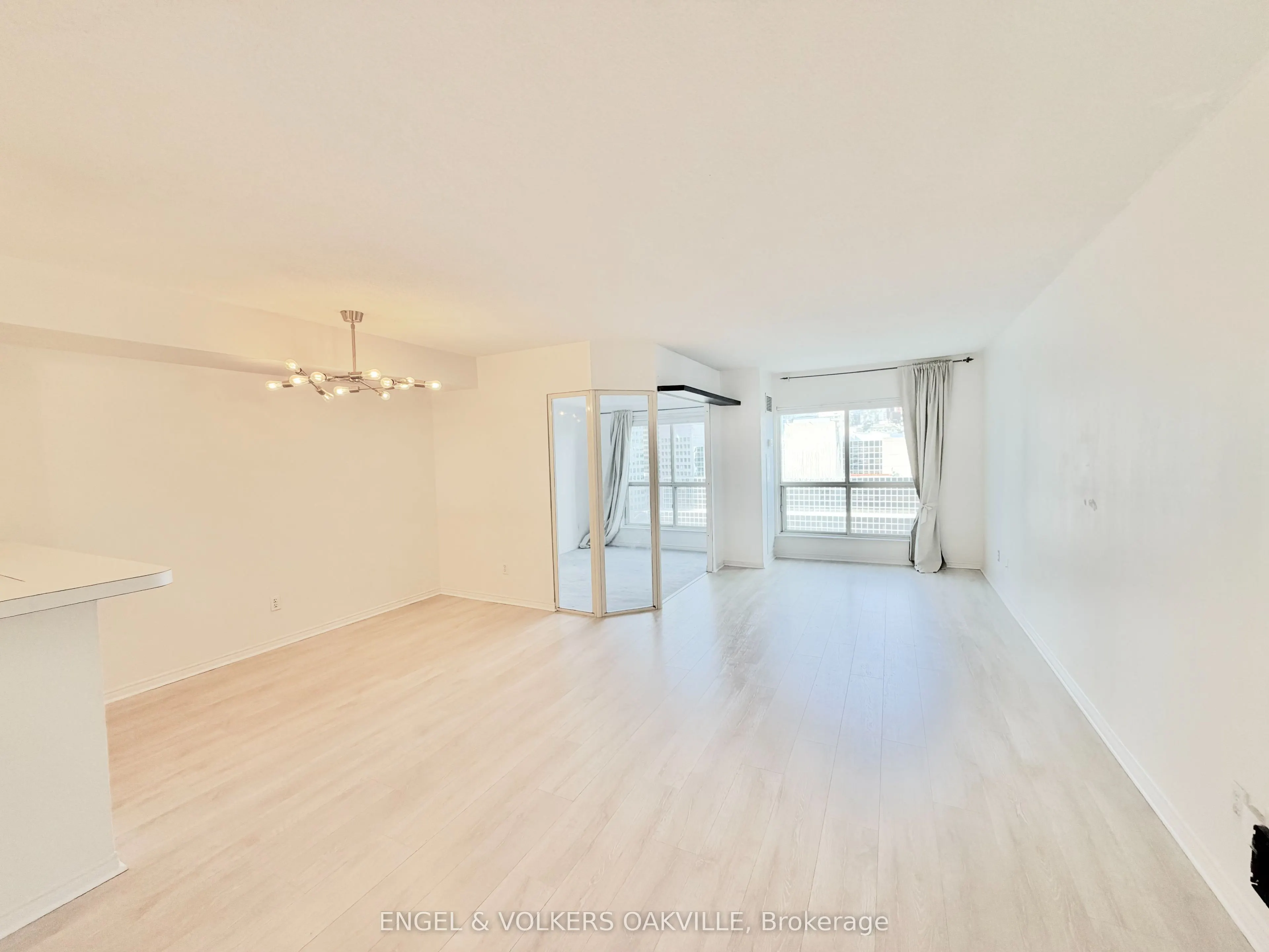 25 The Esplanade #1811