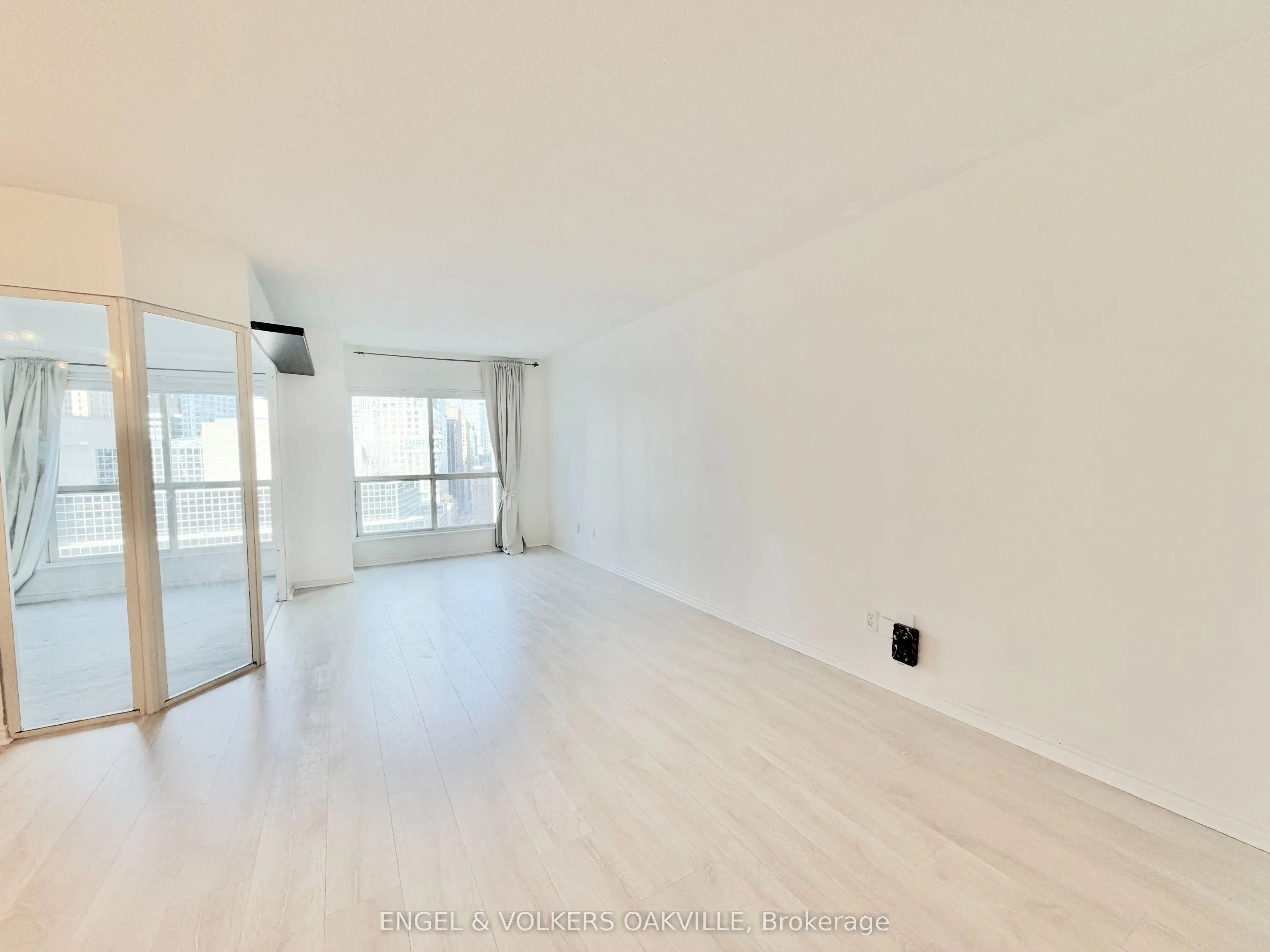 25 The Esplanade #1811
