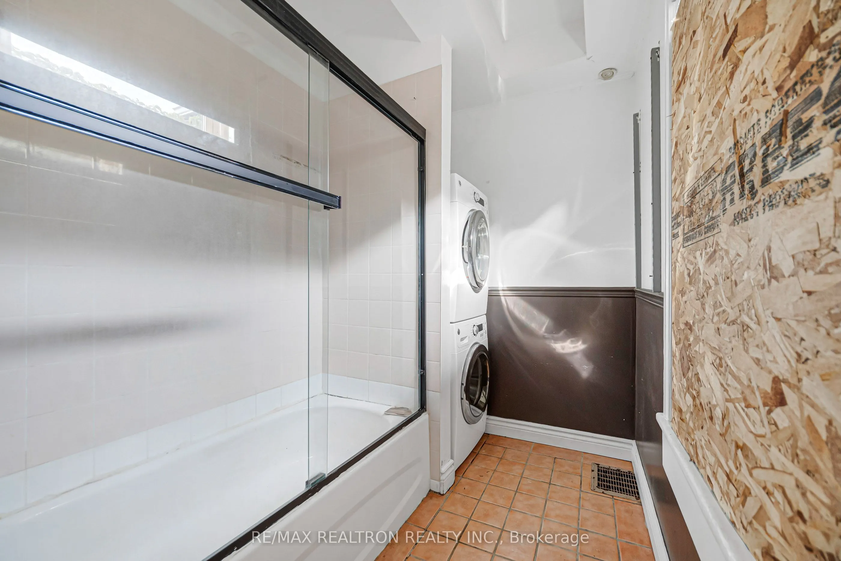 631 Richmond Street W