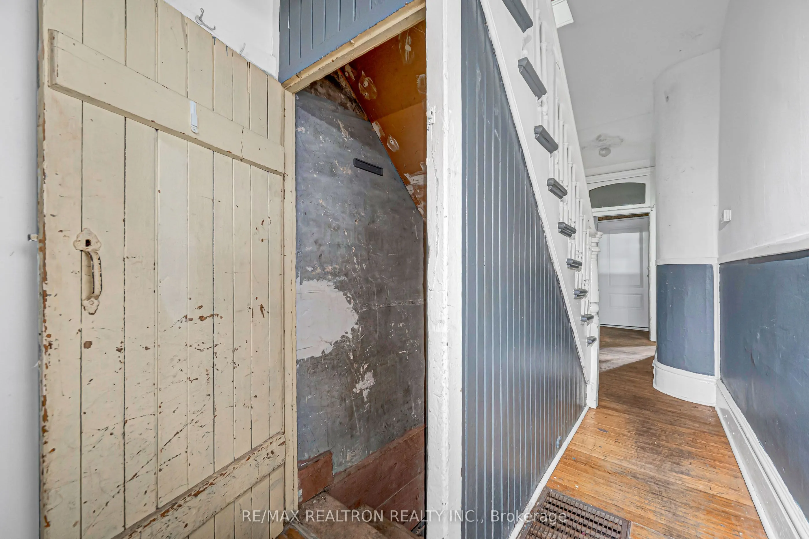 631 Richmond Street W
