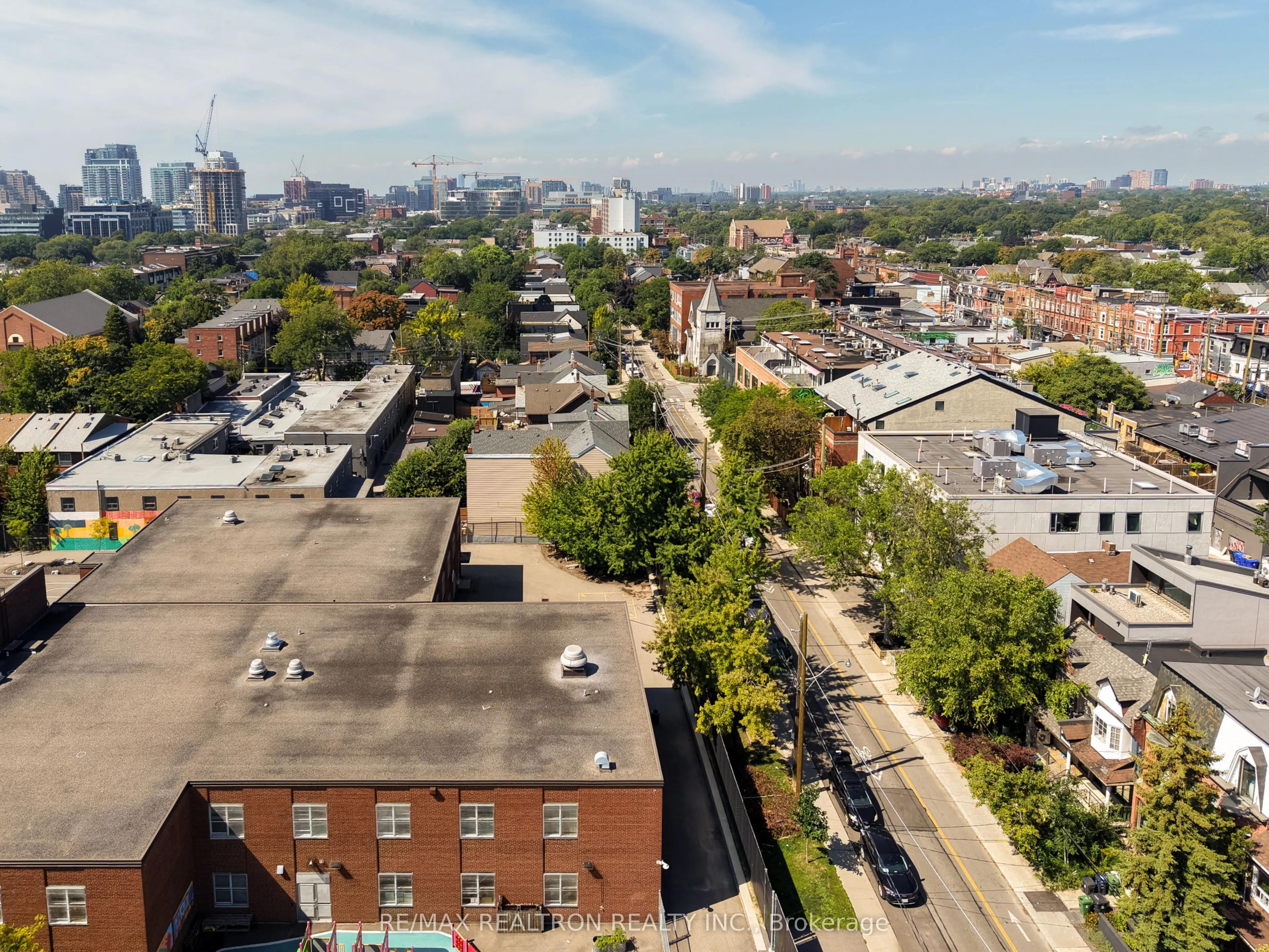 631 Richmond Street W