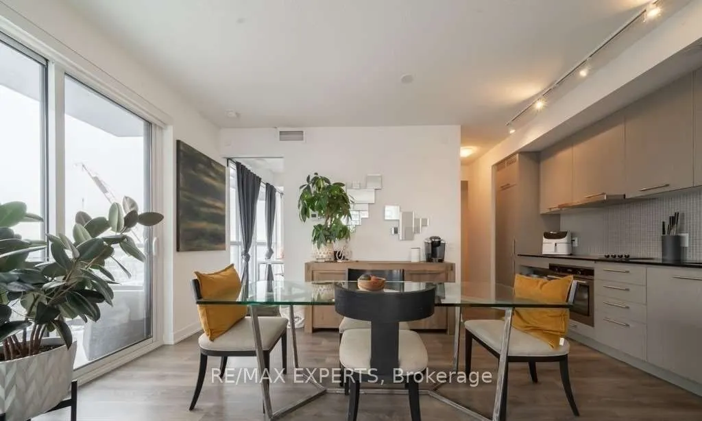 87 Peter Street #2602