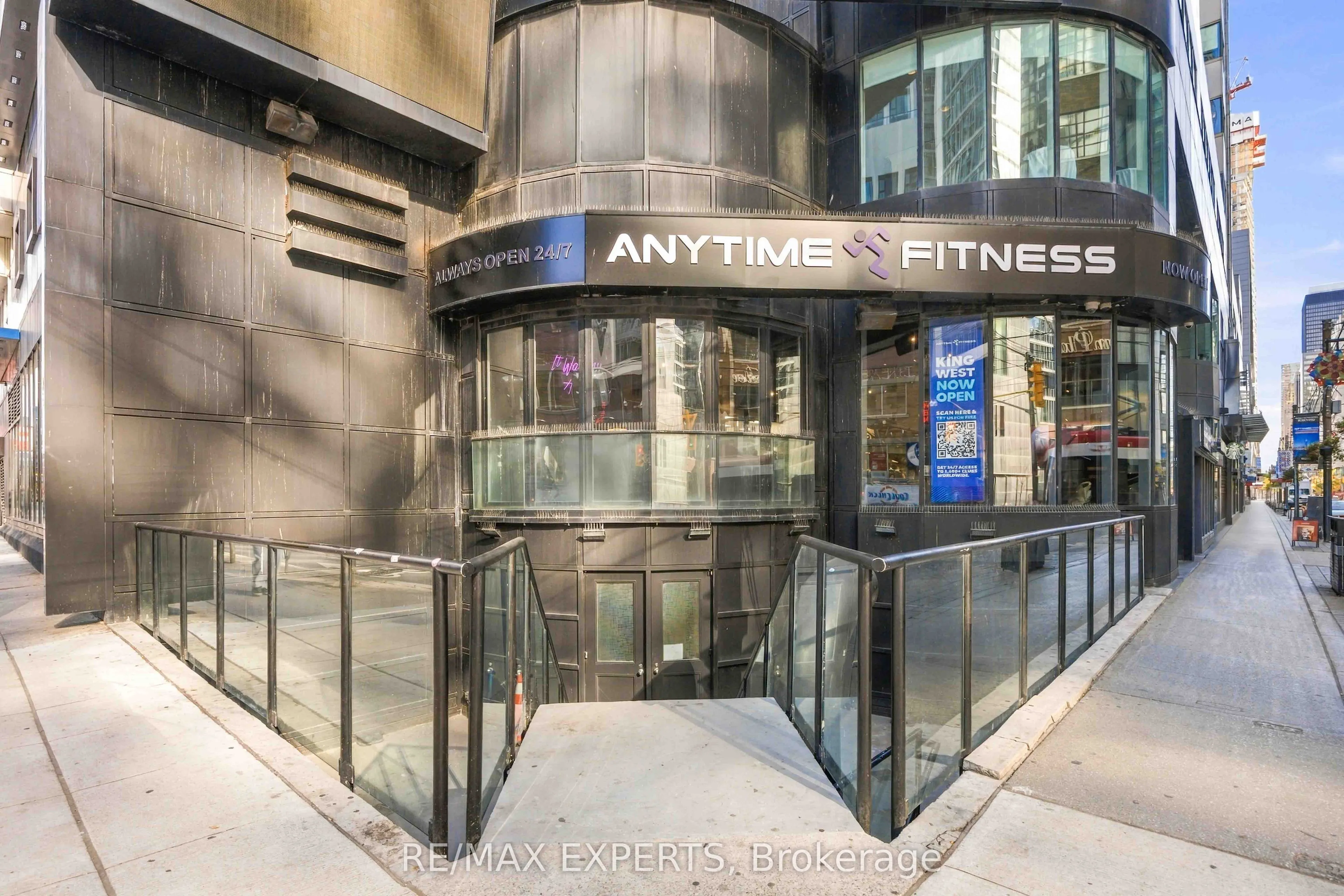 87 Peter Street #2602
