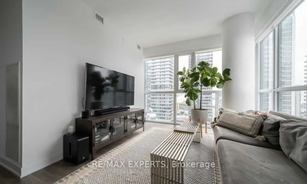 87 Peter Street #2602