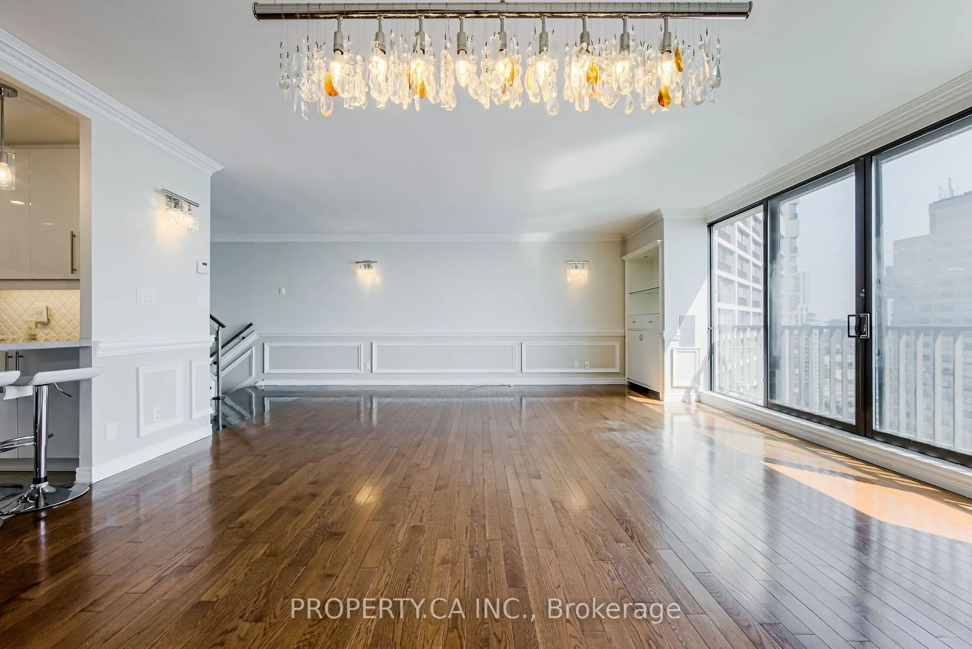 33 Harbour Square #2805